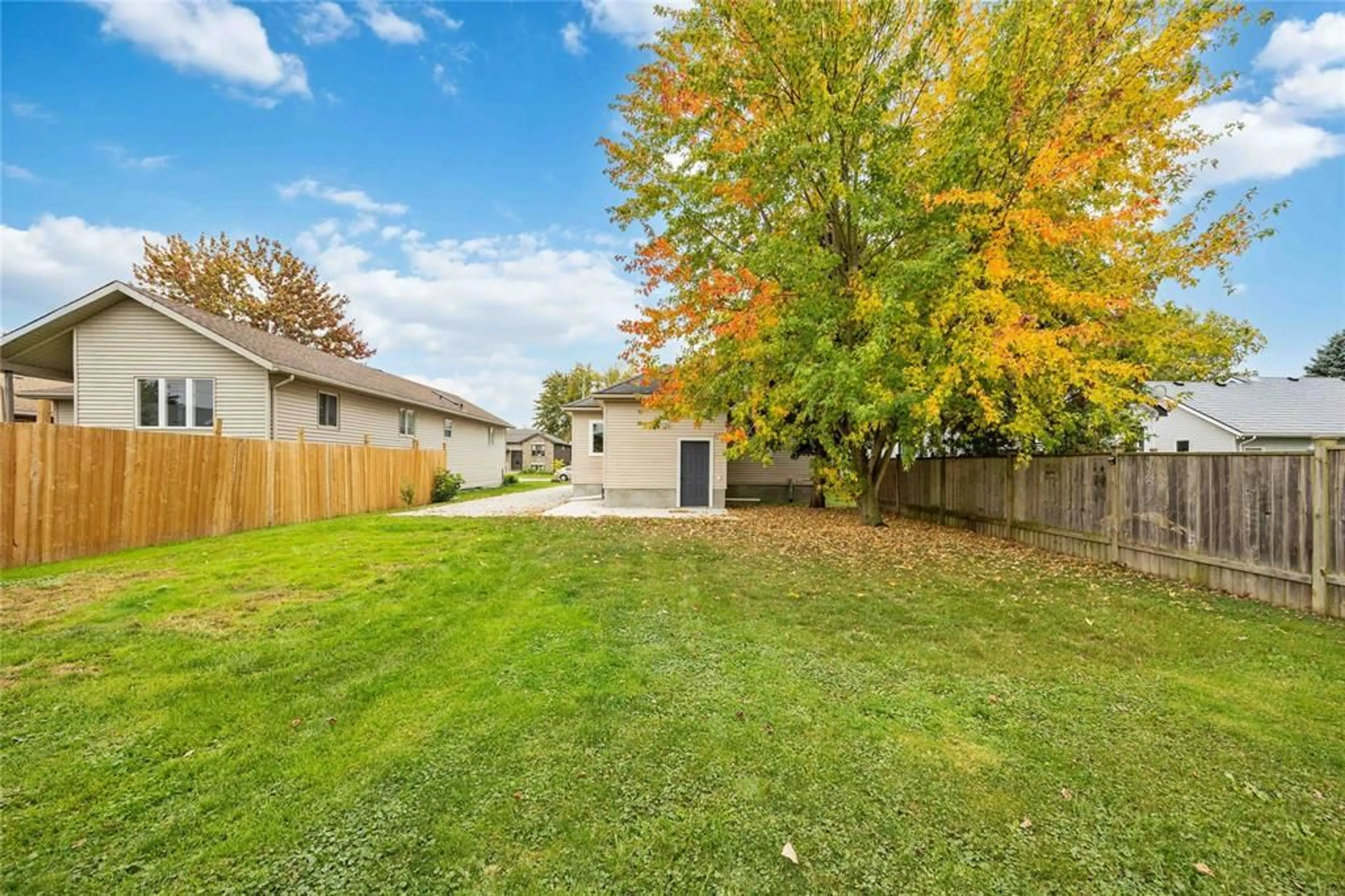 Patio, street for 4482 Petrolia Line, Petrolia Ontario N0N 1R0