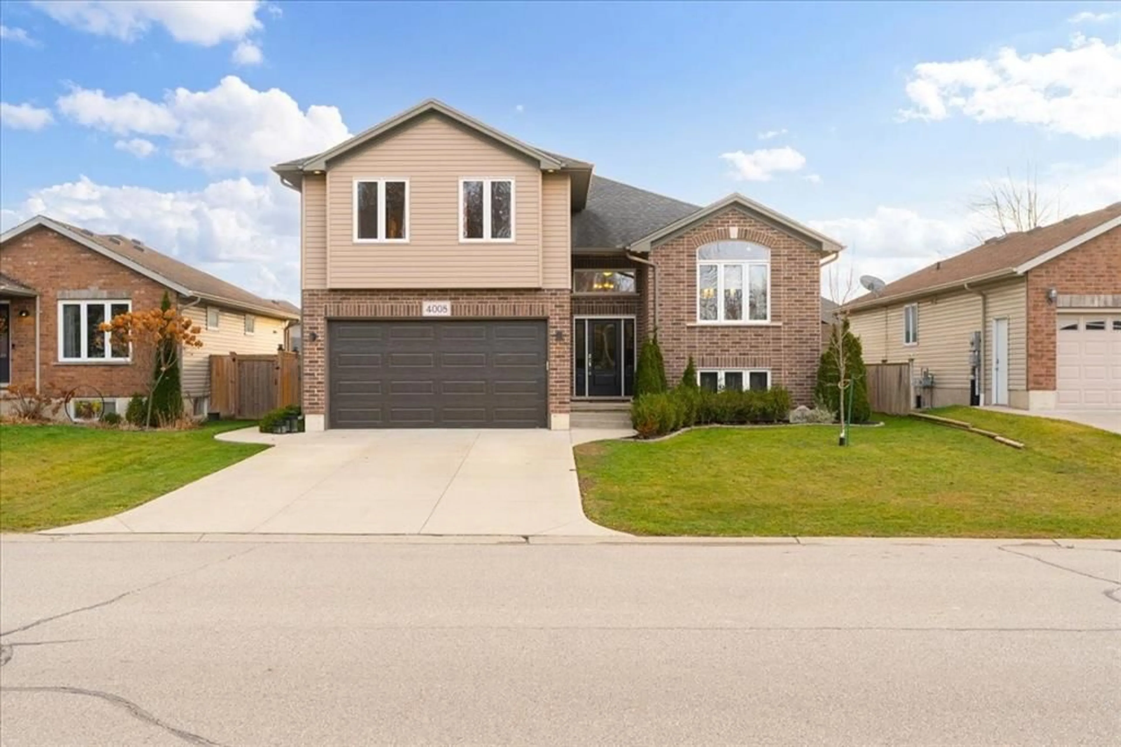 Home with brick exterior material, street for 4008 EDWARD St, Petrolia Ontario N0N 1R0