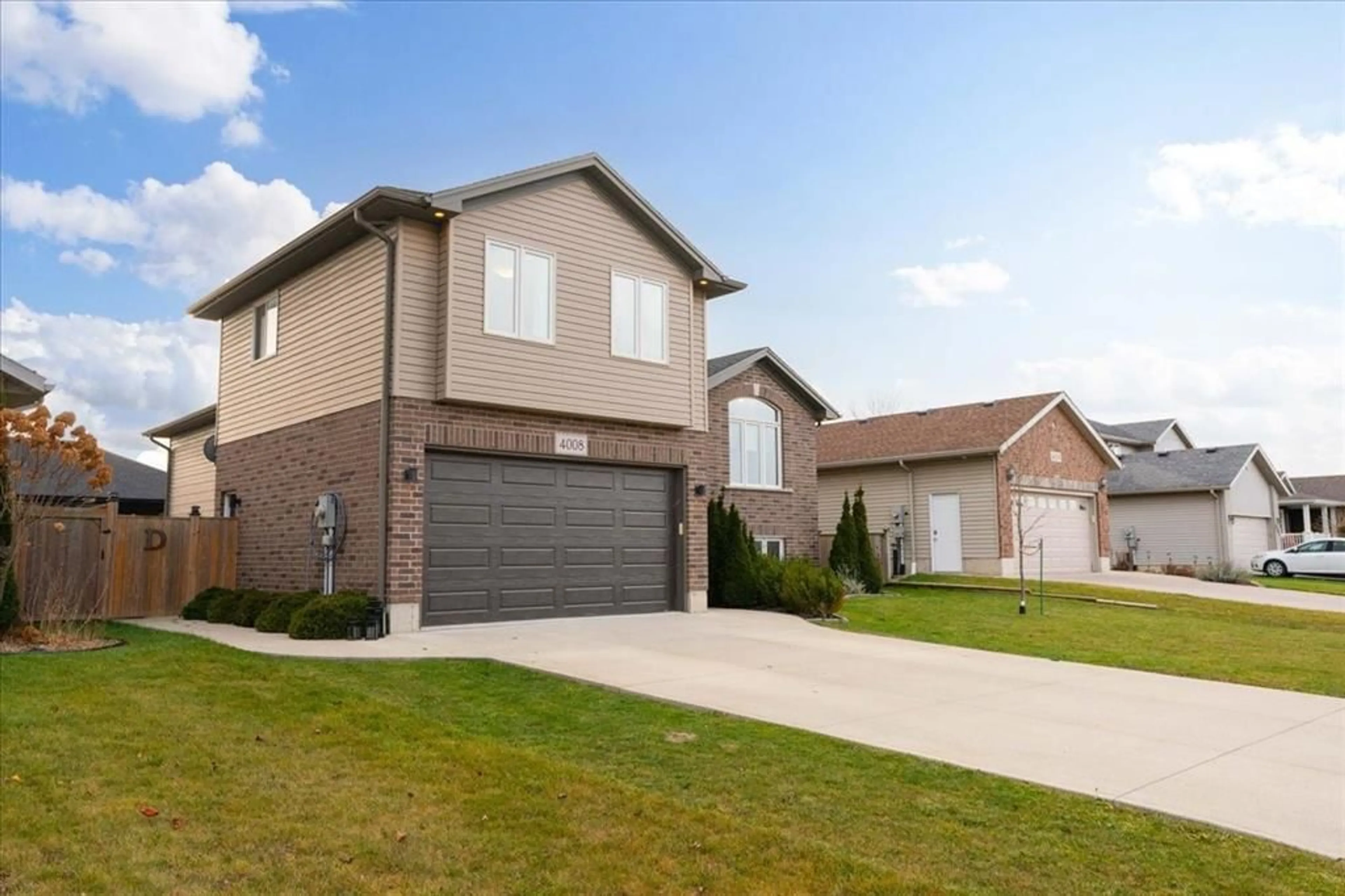 Home with brick exterior material, street for 4008 EDWARD St, Petrolia Ontario N0N 1R0