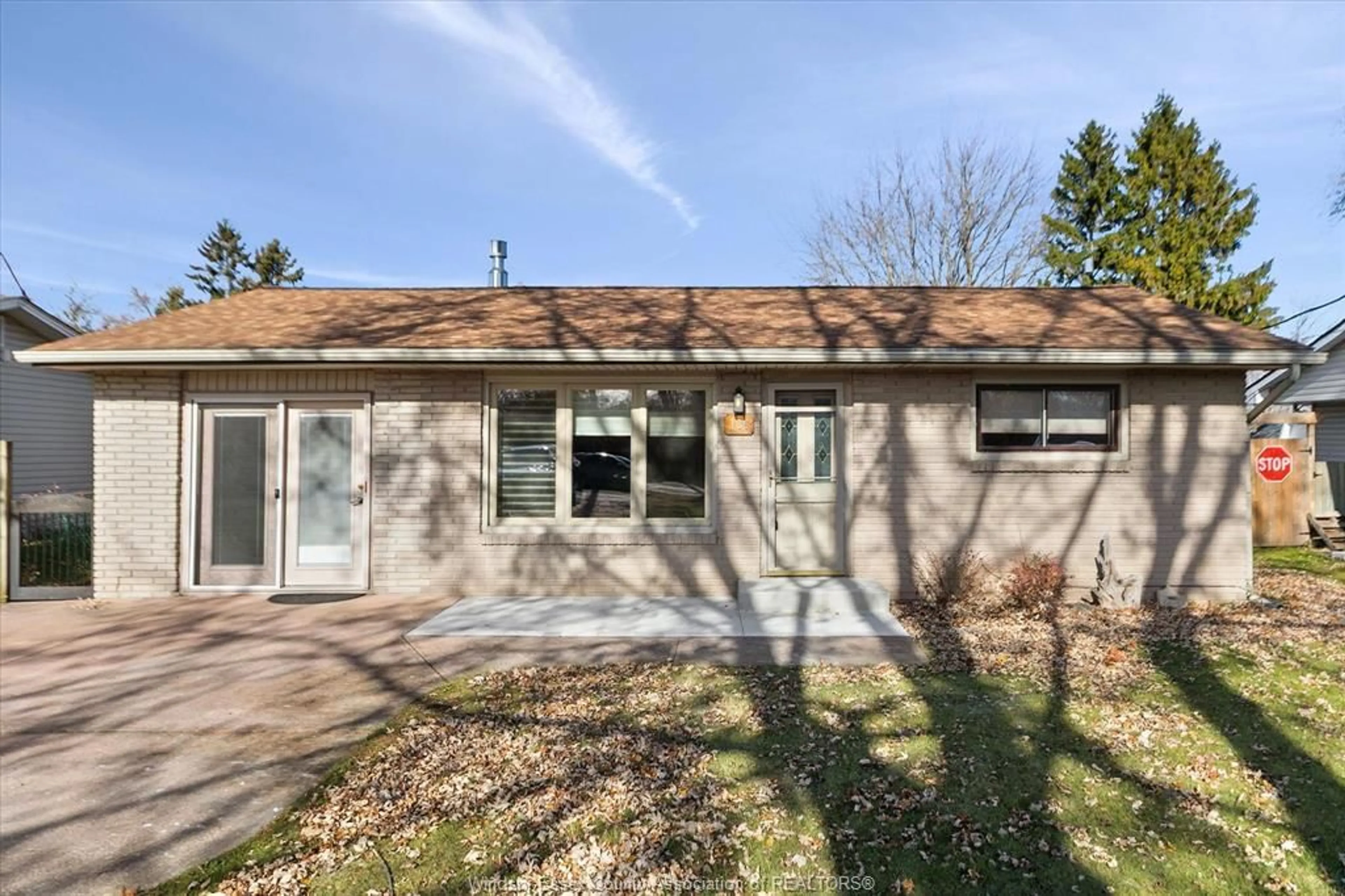 Unknown for 136 MCLEOD, Amherstburg Ontario N9V 2Y8