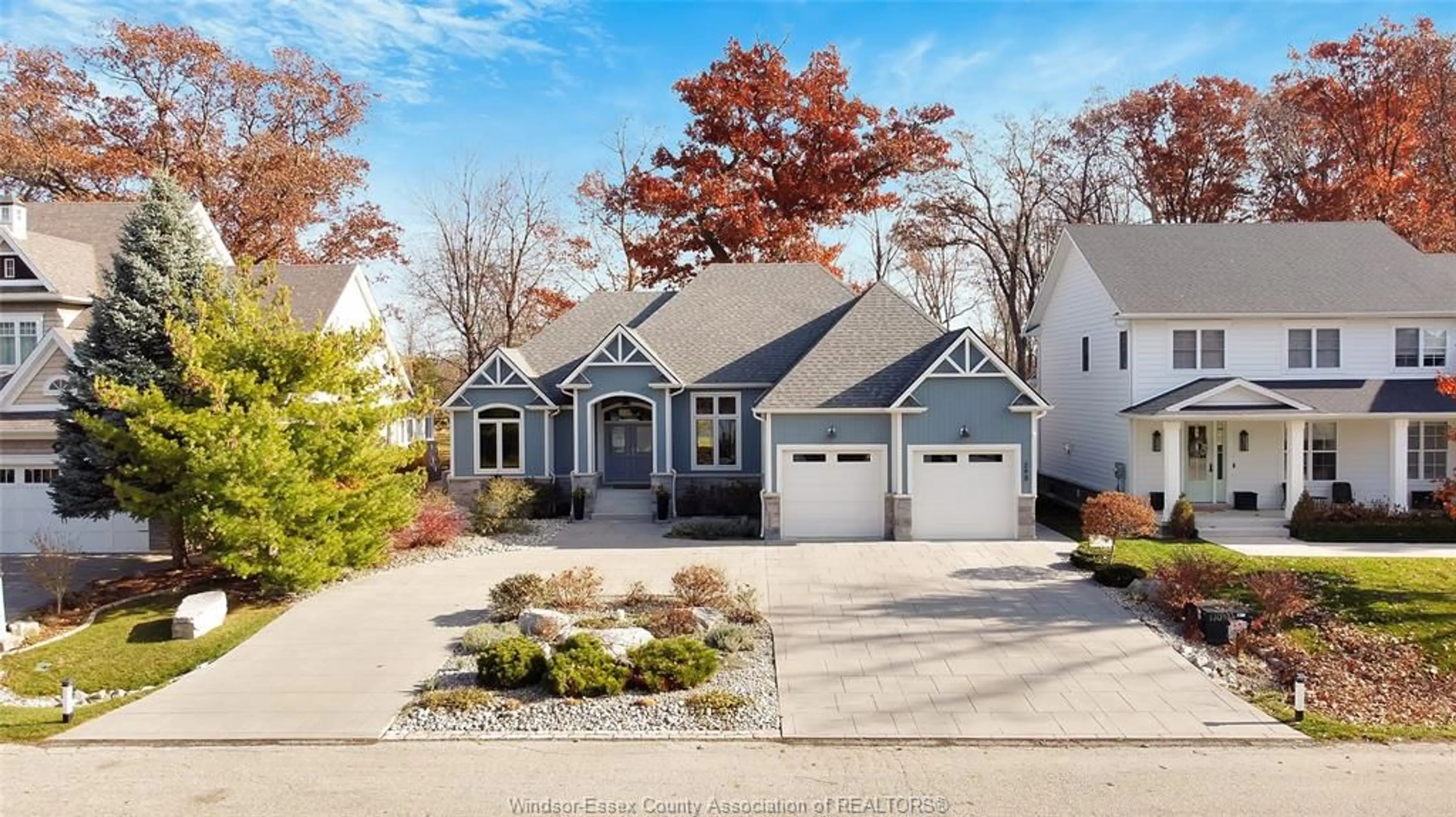 Home with vinyl exterior material, street for 295 CRYSTAL BAY Dr, Amherstburg Ontario N9V 4A6