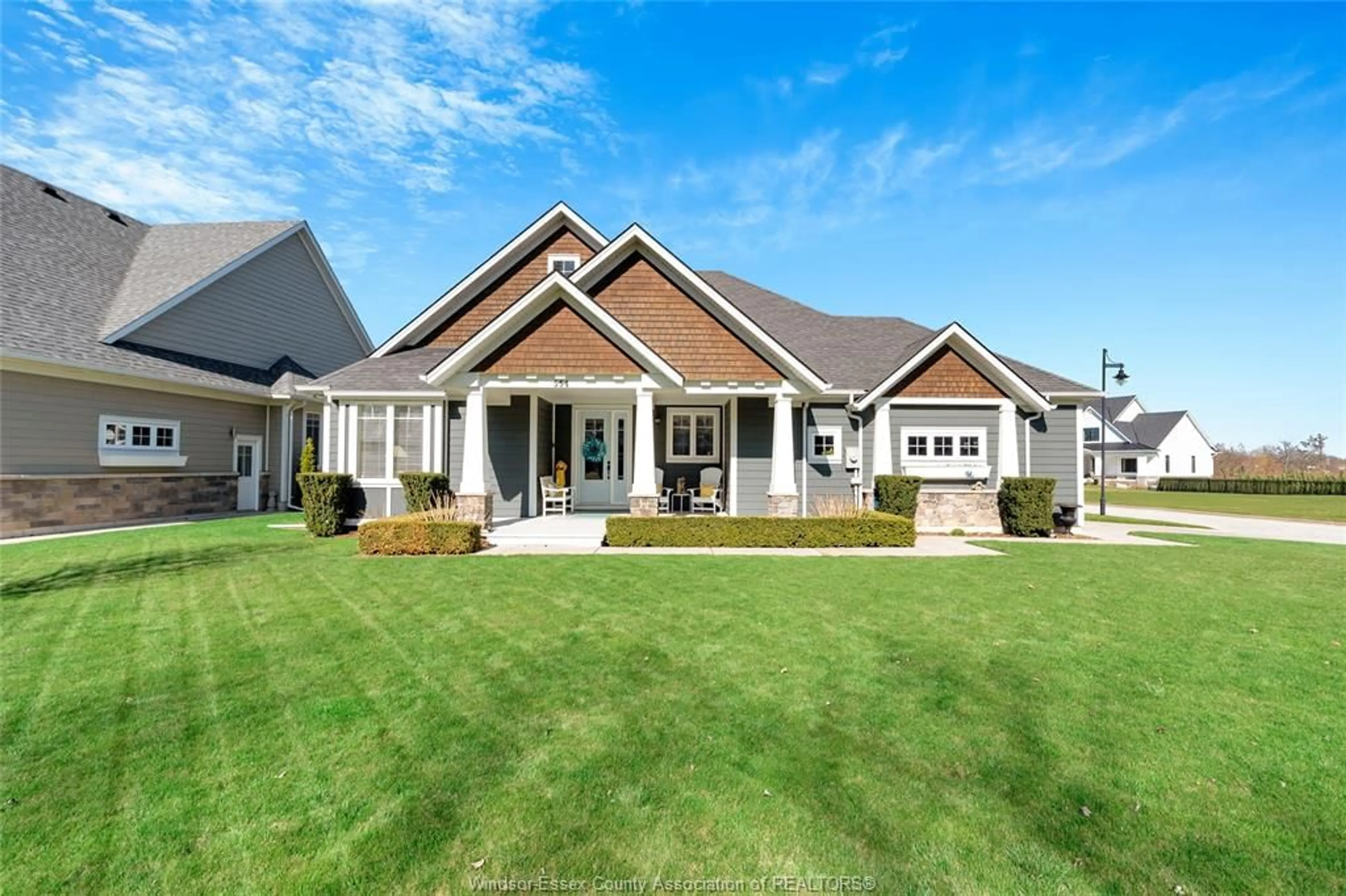 Home with vinyl exterior material, street for 554 GOLD COAST Dr, Amherstburg Ontario N9V 4B8