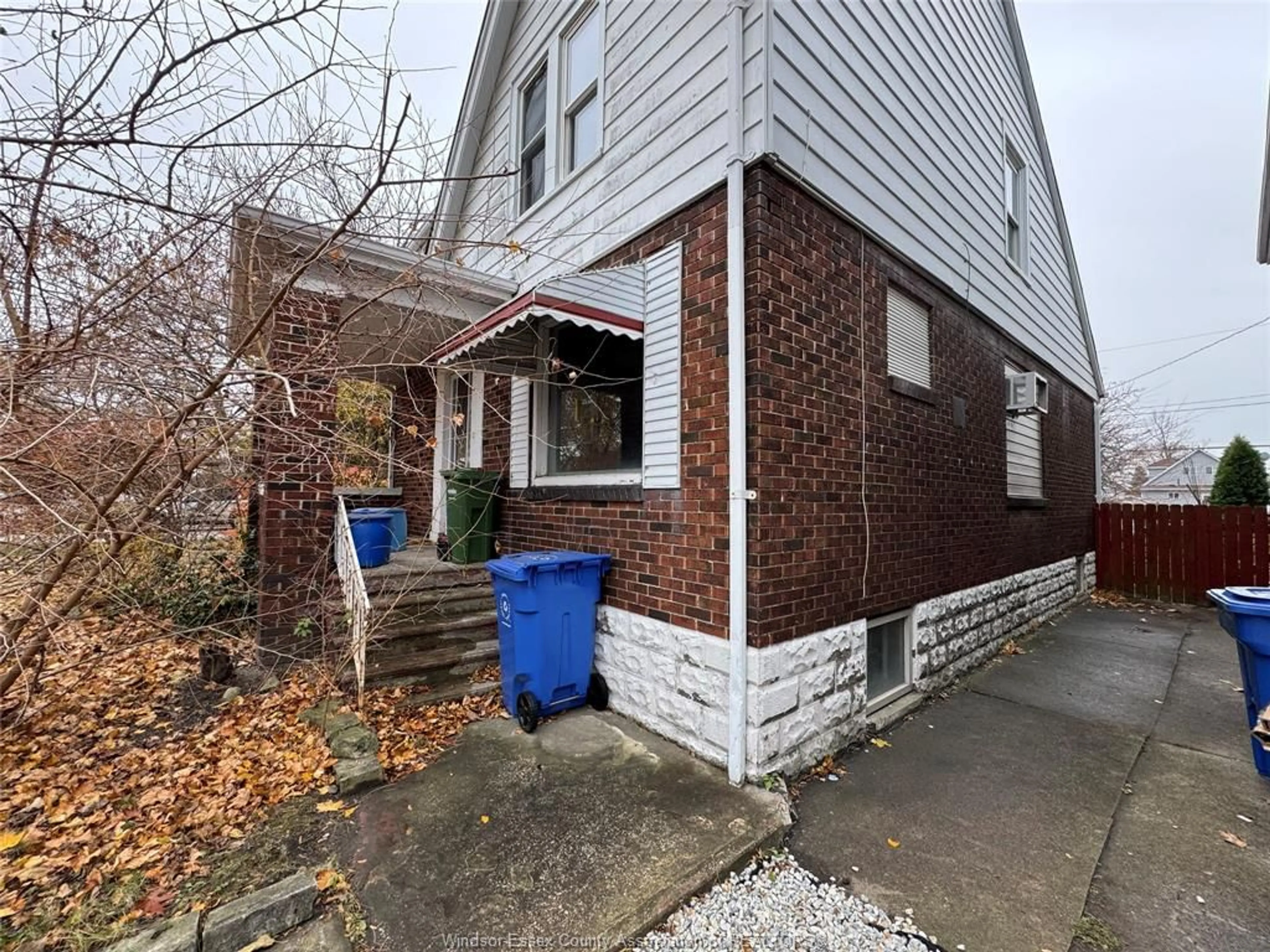 Home with brick exterior material, street for 1667 PIERRE Ave, Windsor Ontario N9X 4P7