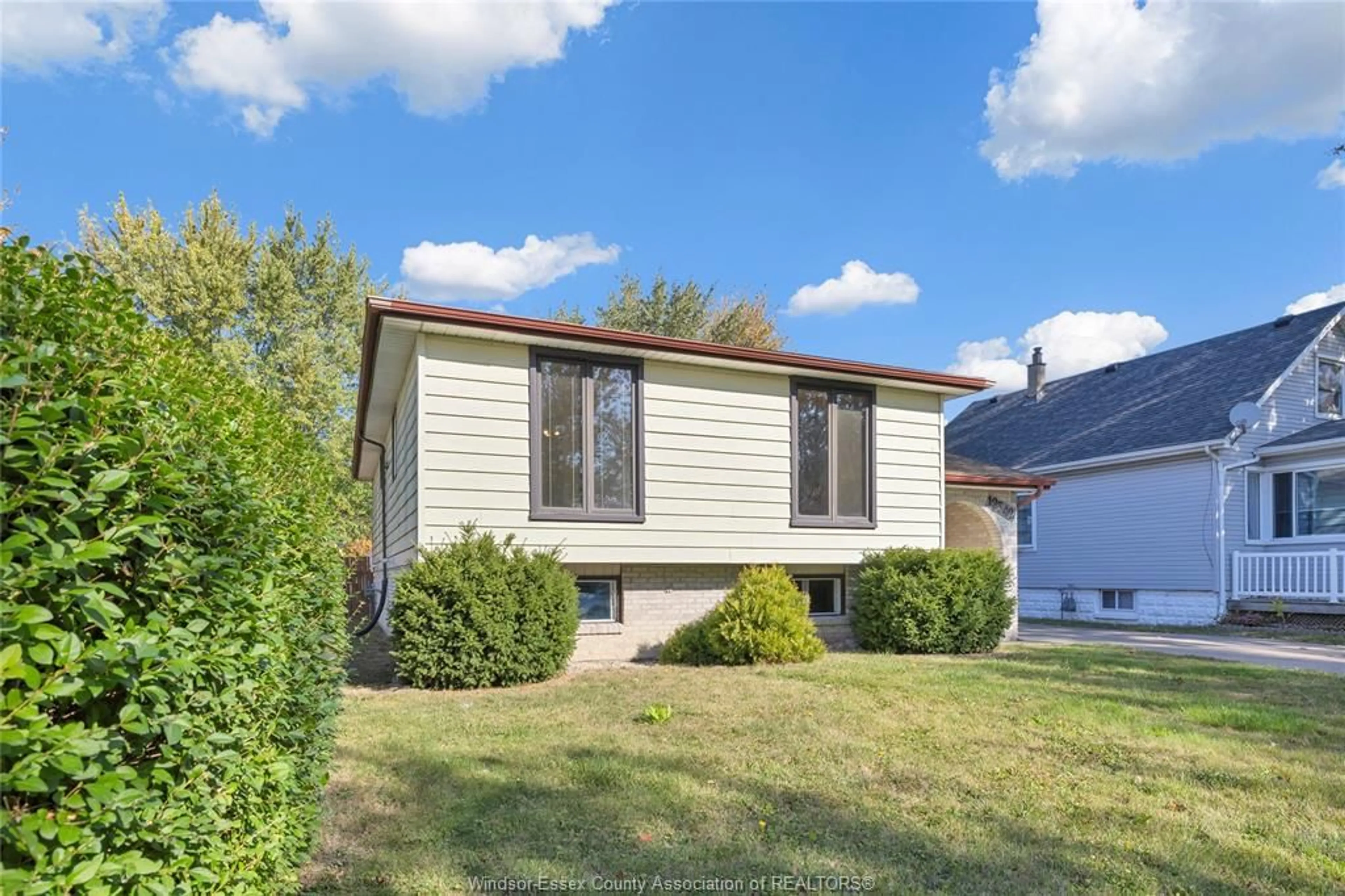 Home with vinyl exterior material, street for 12342 LACHANCE Crt, Tecumseh Ontario N8N 1L6