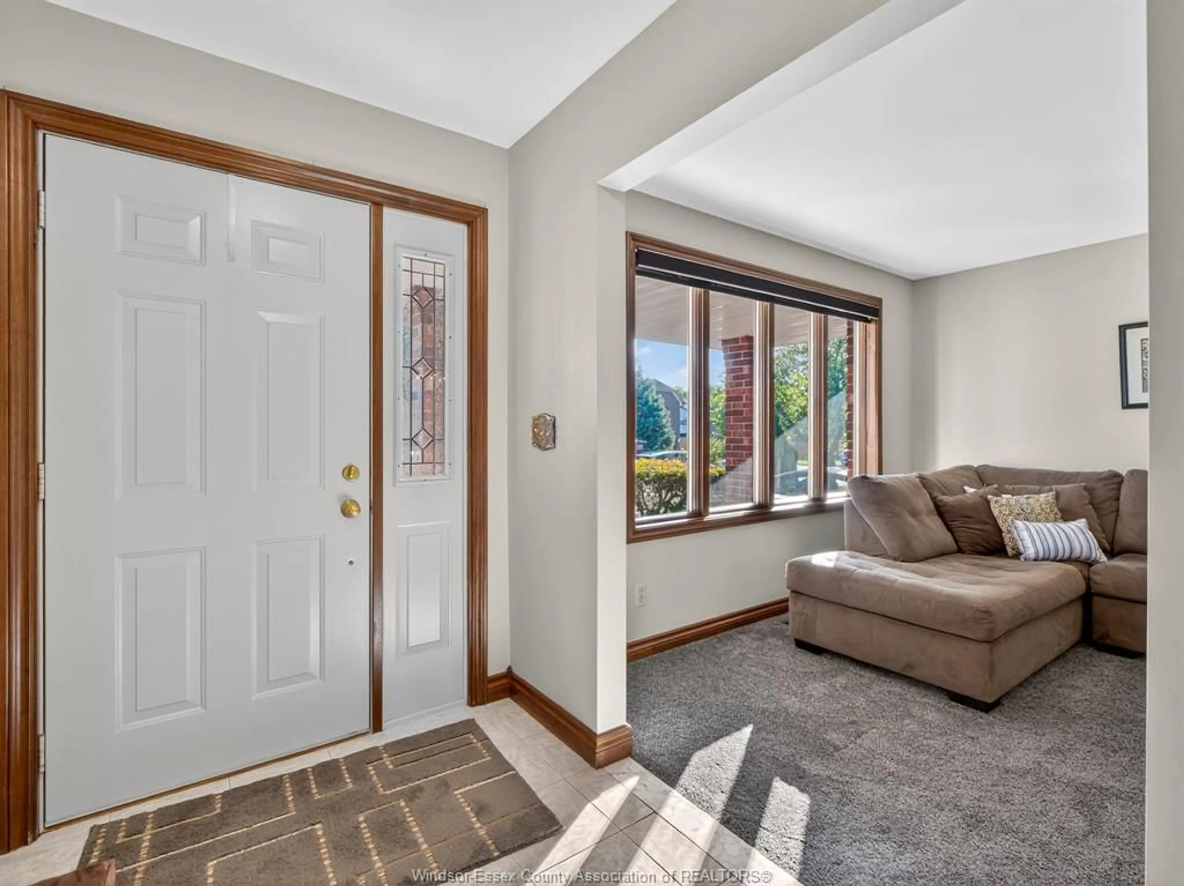 Indoor entryway for 2392 VIA VITA St, Windsor Ontario N9E 4C4