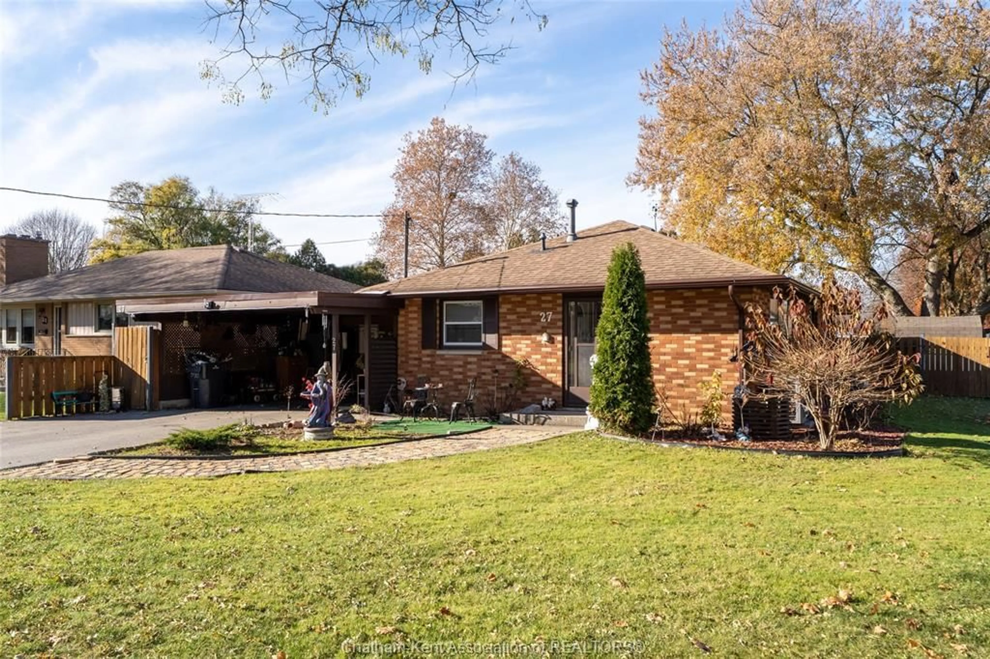 Home with brick exterior material, street for 27 Hillcrest Ave, Chatham Ontario N7M 4E9