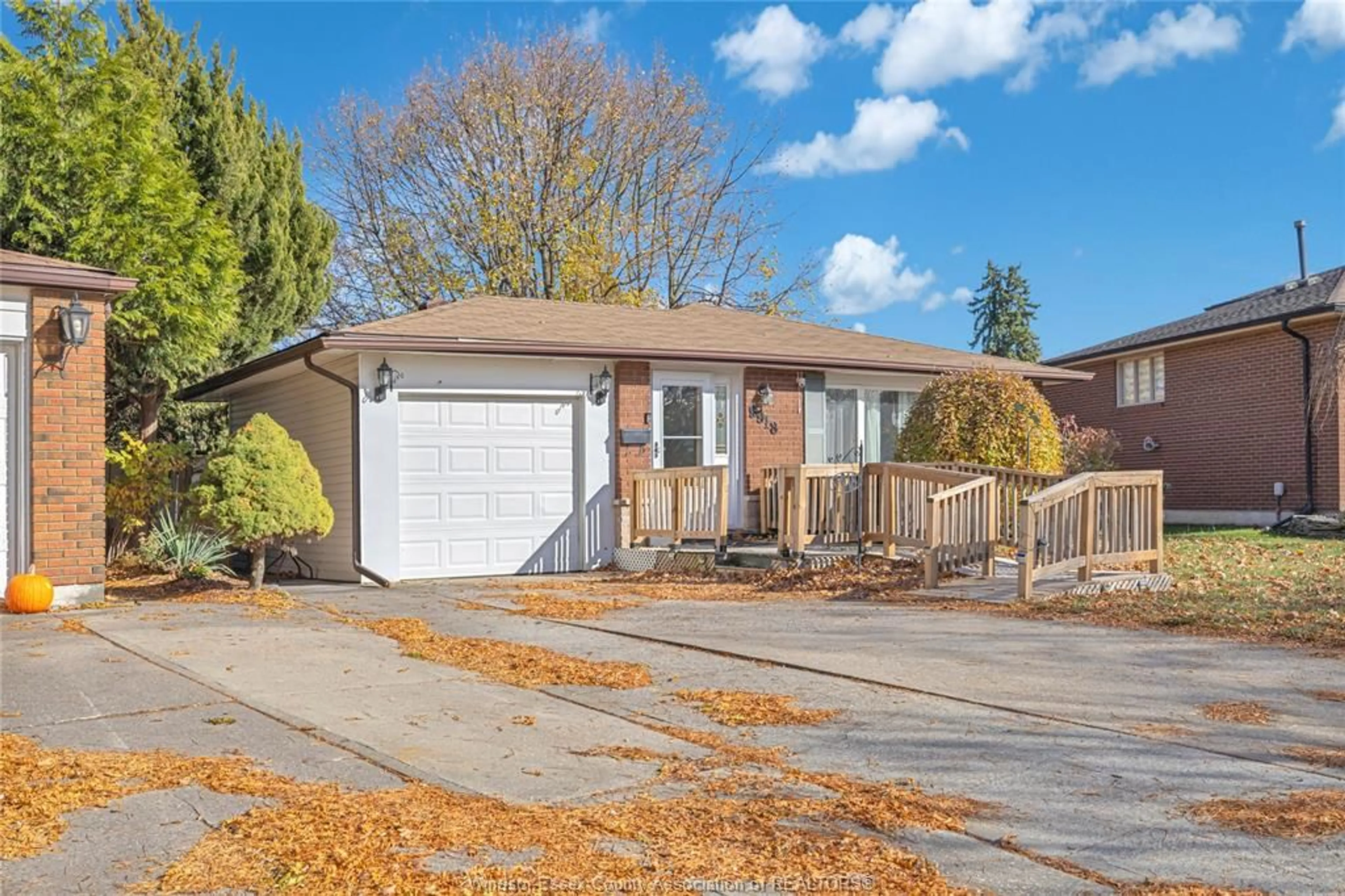 Unknown for 9918 Asgard Rd, Windsor Ontario N8R 1E2