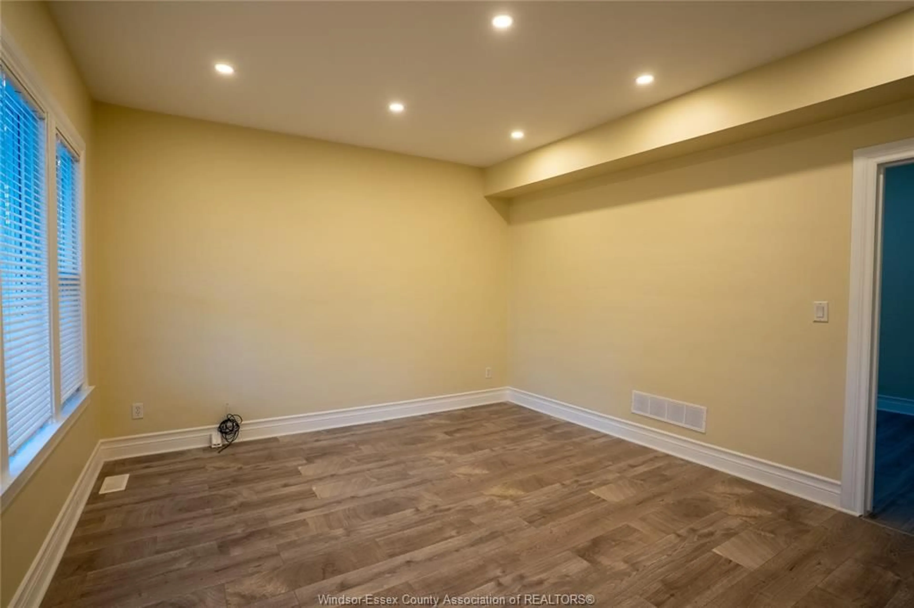 A pic of a room for 759 PARENT Ave, Windsor Ontario N9A 2C6