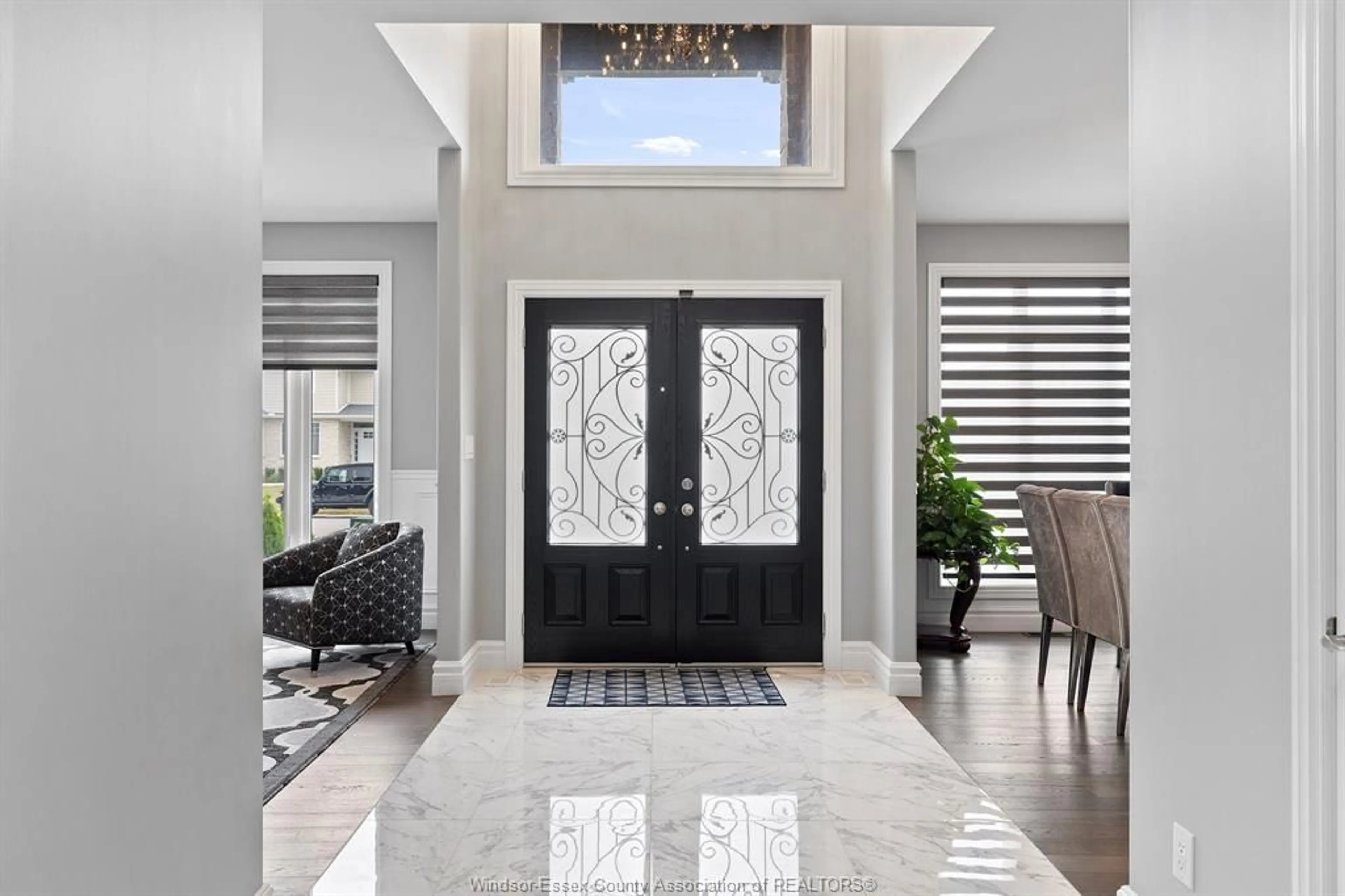 Indoor entryway for 1436 MULLINS Dr, Lakeshore Ontario N0R 1V0