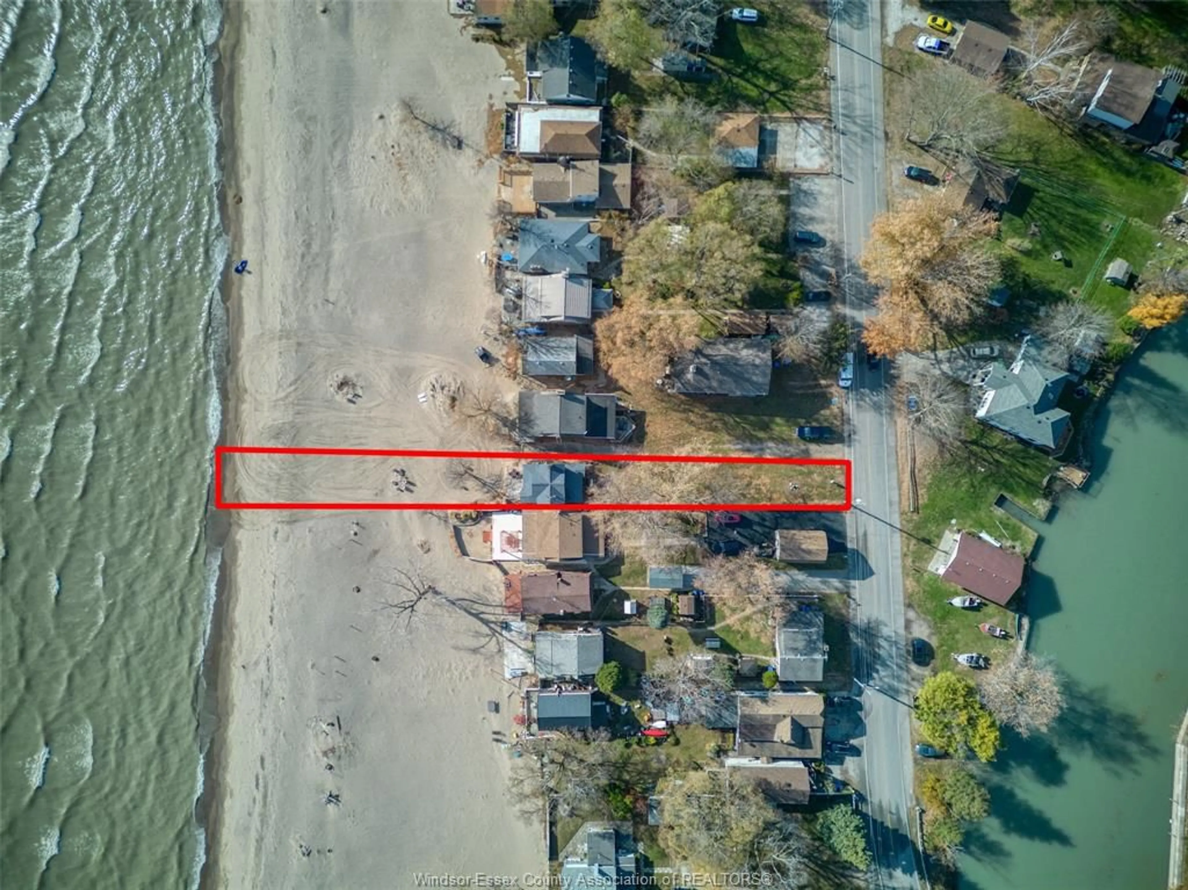 A pic from outside/outdoor area/front of a property/back of a property/a pic from drone, unknown for 1049 HERITAGE Rd, Kingsville Ontario N9Y 2E6