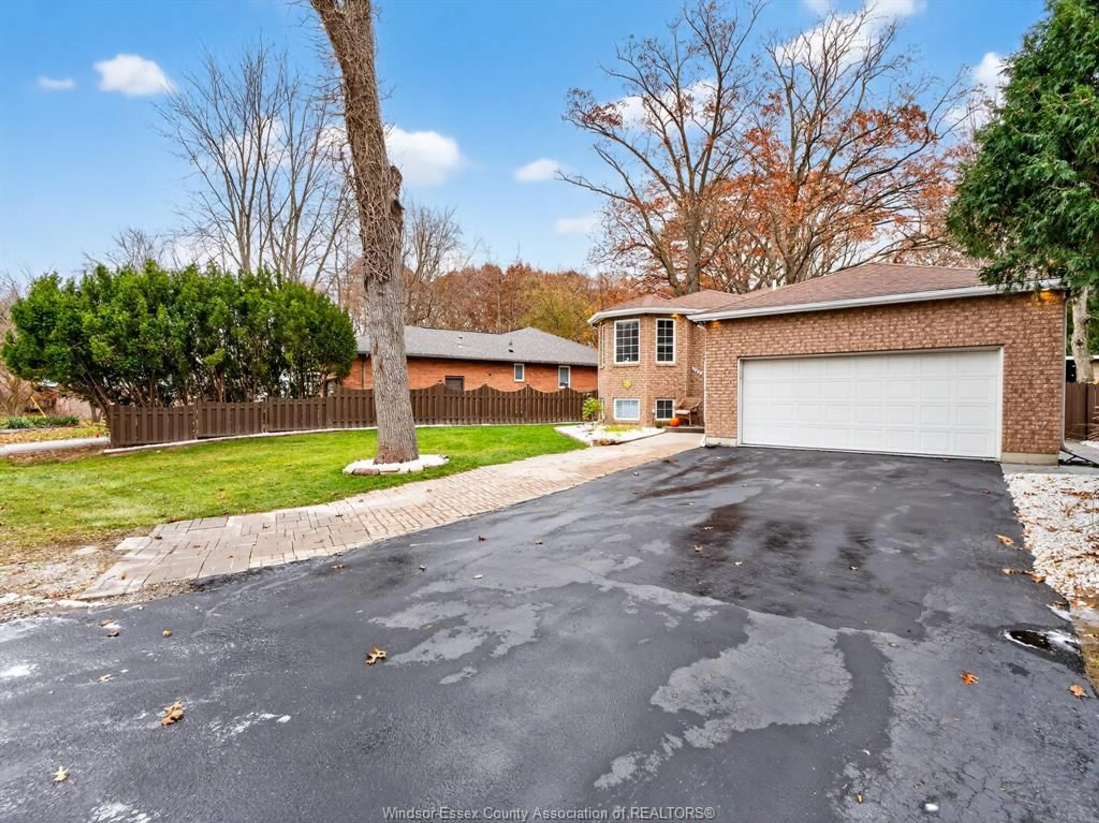 A pic from outside/outdoor area/front of a property/back of a property/a pic from drone, street for 6860 MATCHETTE Rd, LaSalle Ontario N9J 3H7