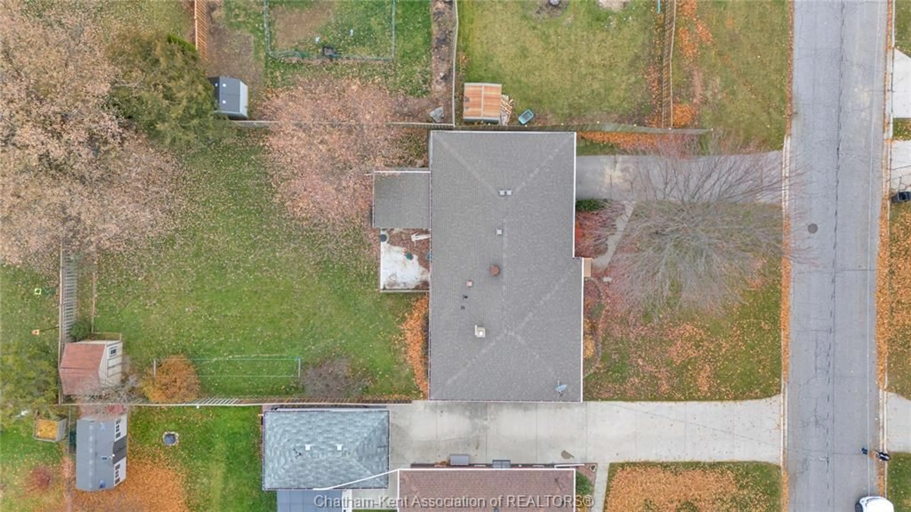 A pic from outside/outdoor area/front of a property/back of a property/a pic from drone, street for 4 Jupiter Ave, Chatham Ontario N7M 4C5