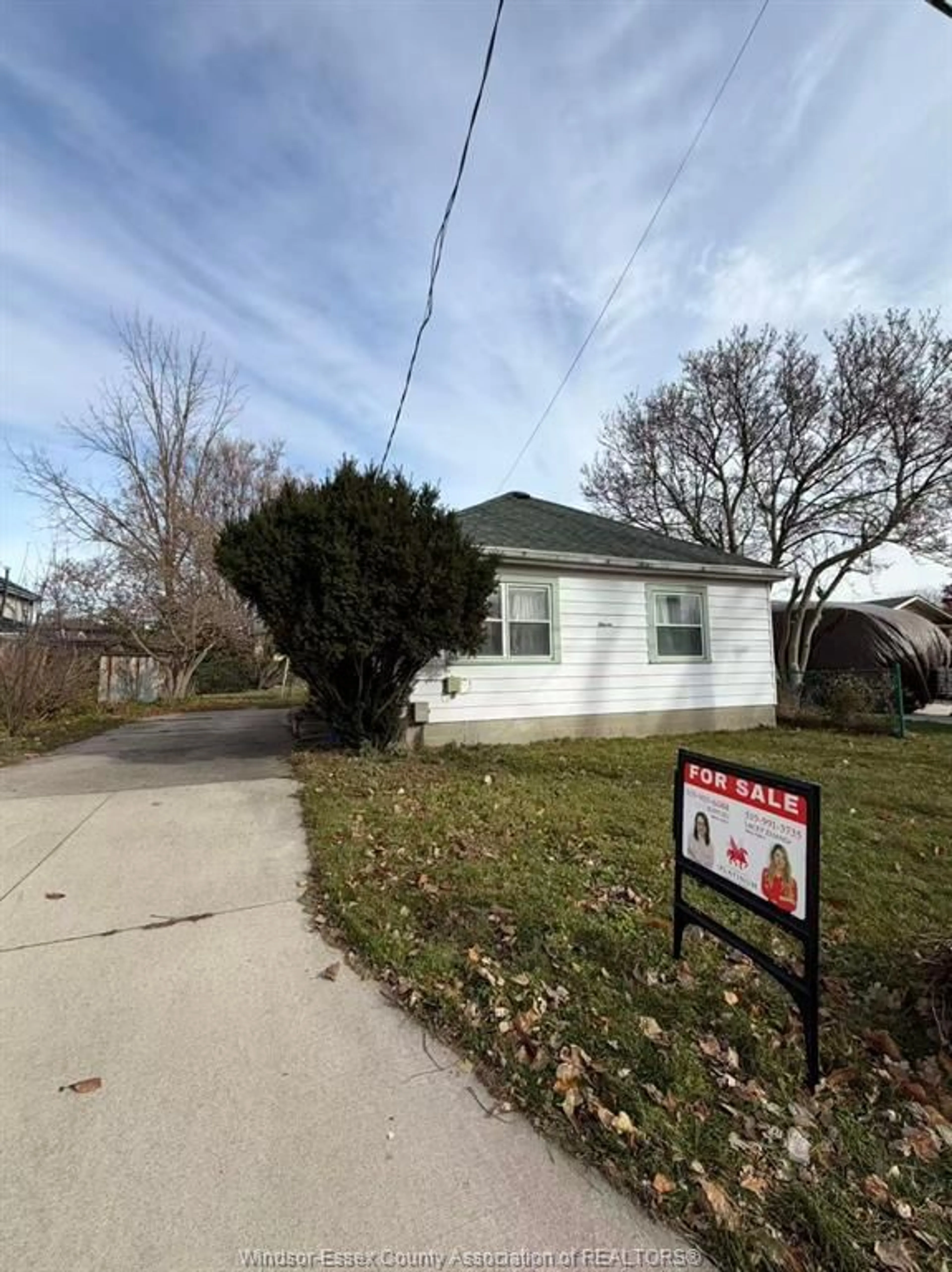 Unknown for 11 O'NEIL St, Chatham Ontario N7M 3A4