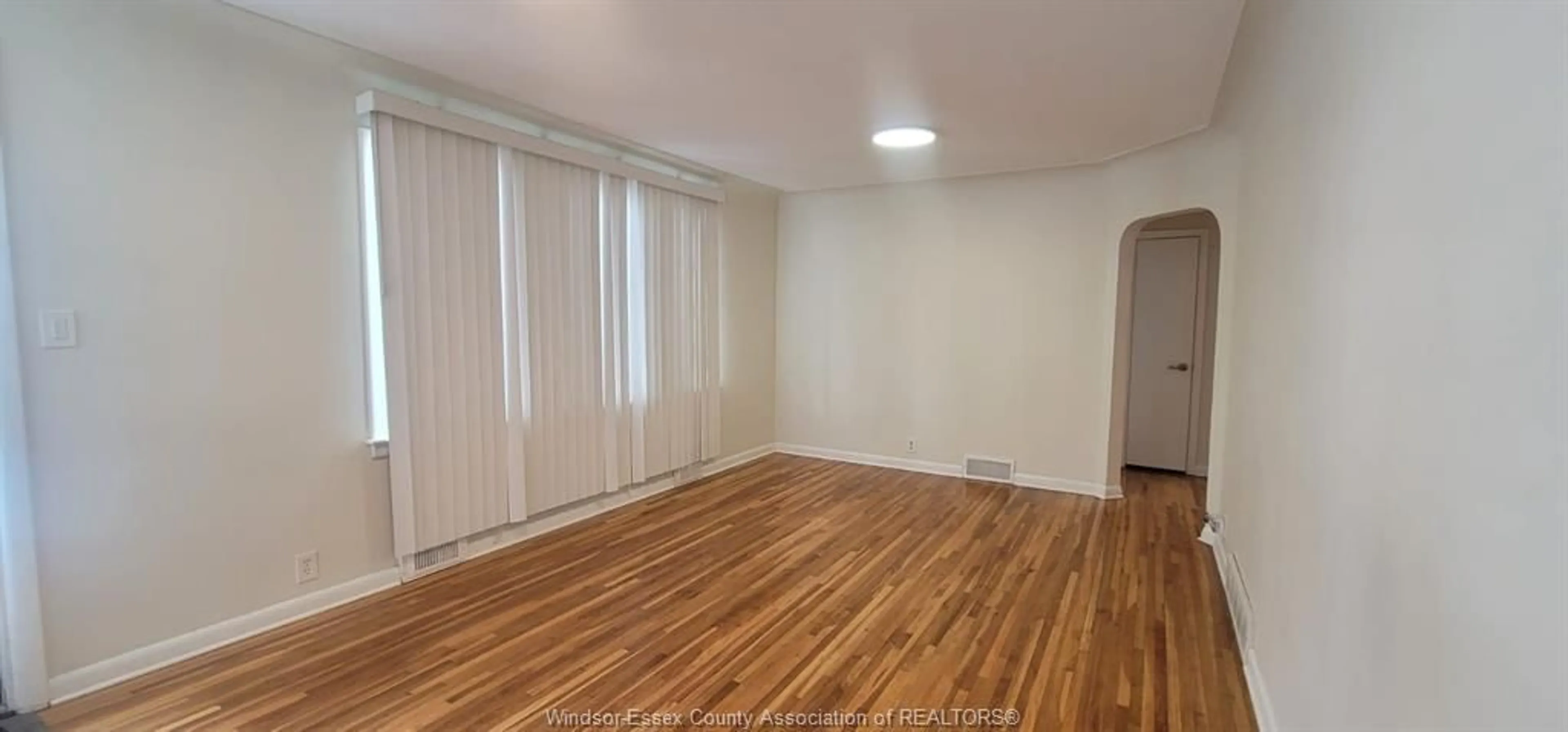 A pic of a room for 2678 ASKIN Ave, Windsor Ontario N9E 3B7