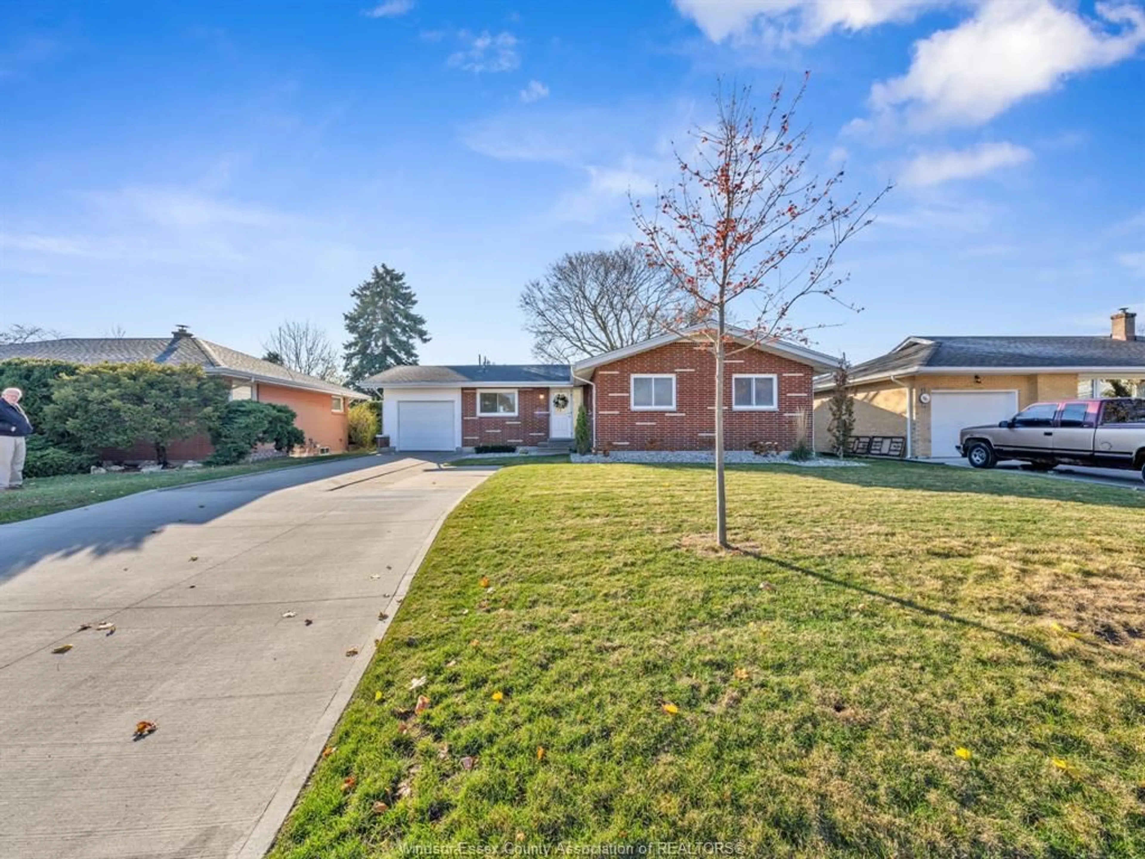 Home with brick exterior material, street for 8 Gladstone Ave, Leamington Ontario N8H 2H5