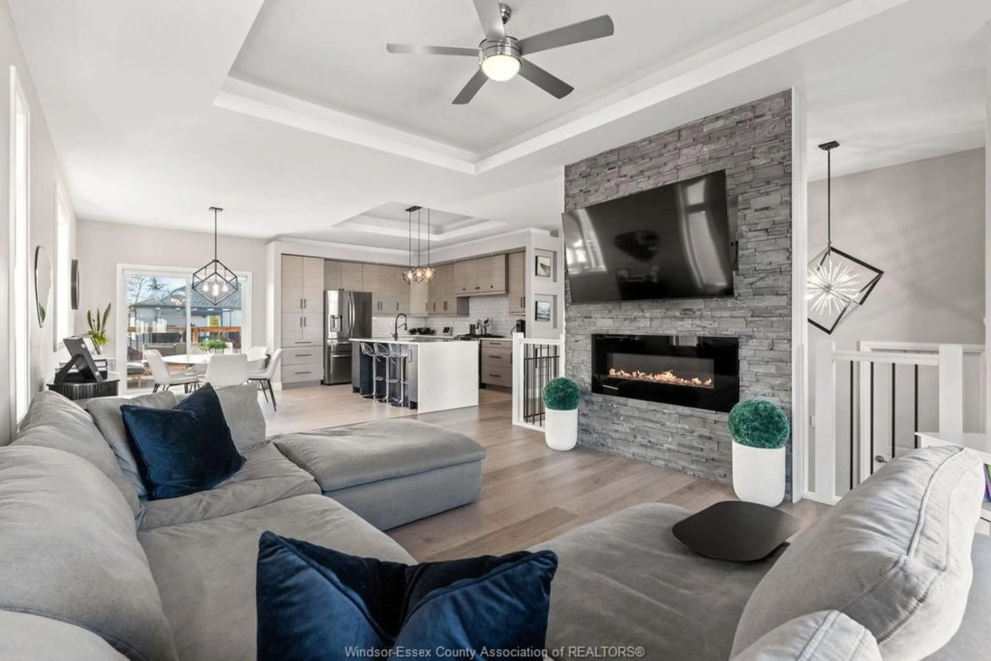 Unknown for 25 Woodland, Kingsville Ontario N9Y 0A9