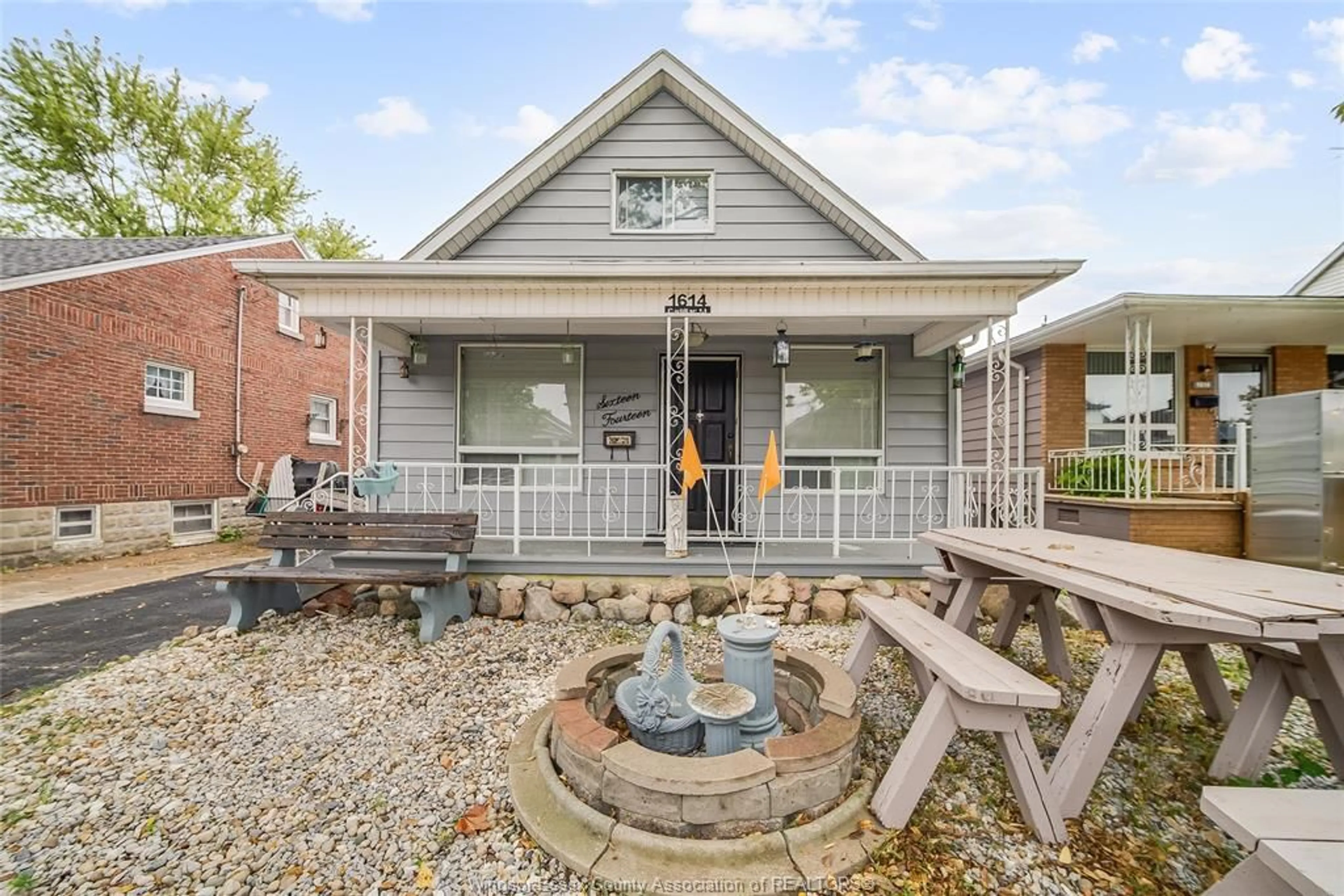 Home with brick exterior material, street for 1614 CADILLAC St, Windsor Ontario N8Y 2V5