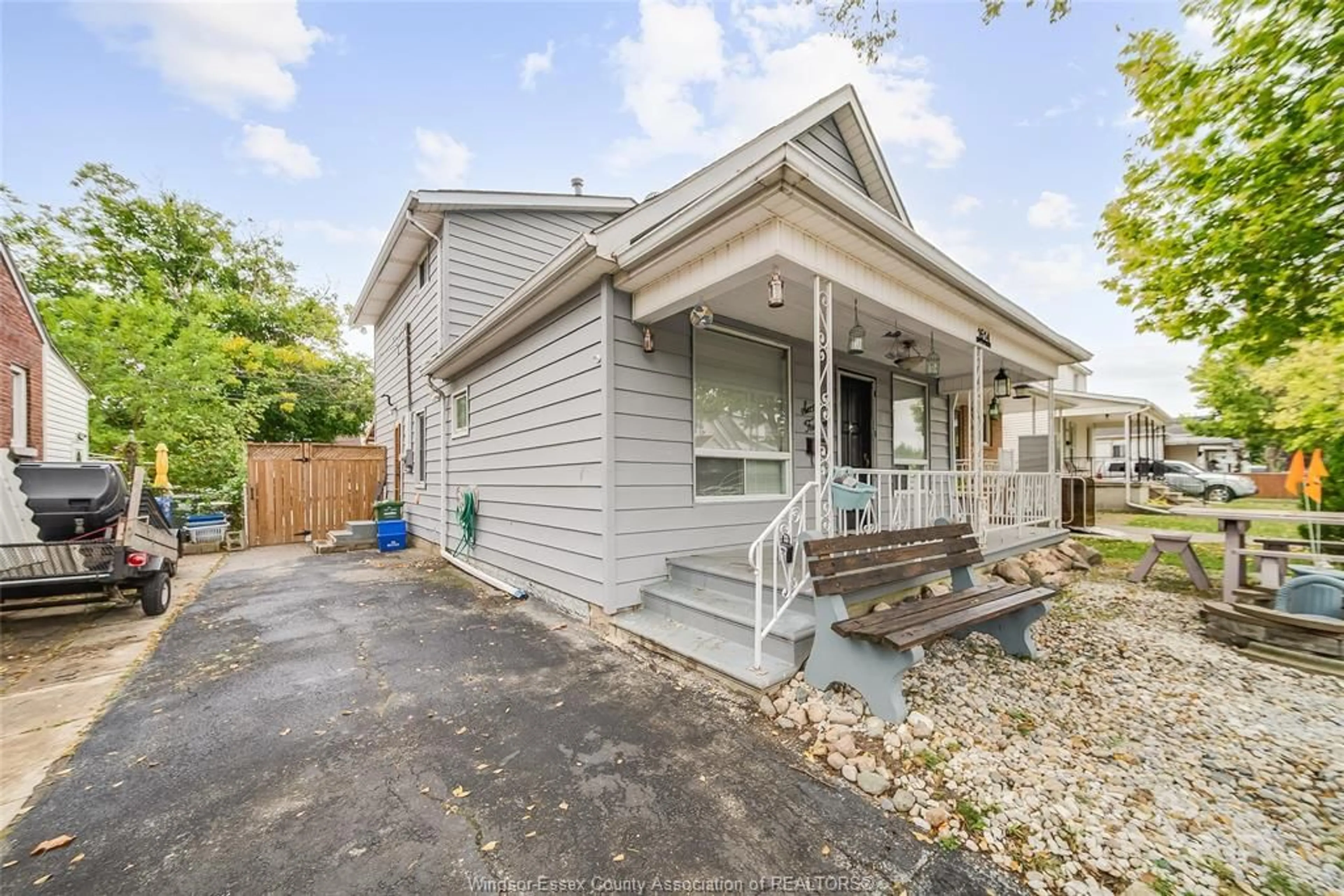 Home with vinyl exterior material, street for 1614 CADILLAC St, Windsor Ontario N8Y 2V5