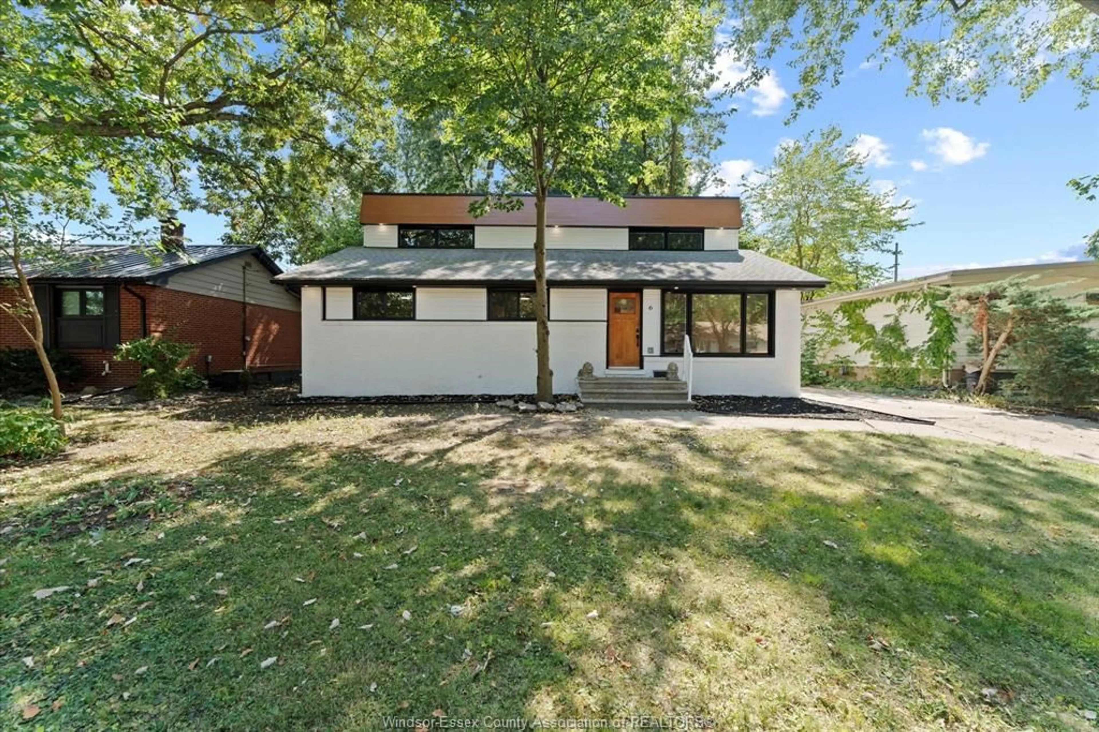 Unknown for 6 SUMMER, Windsor Ontario N9E 1R1