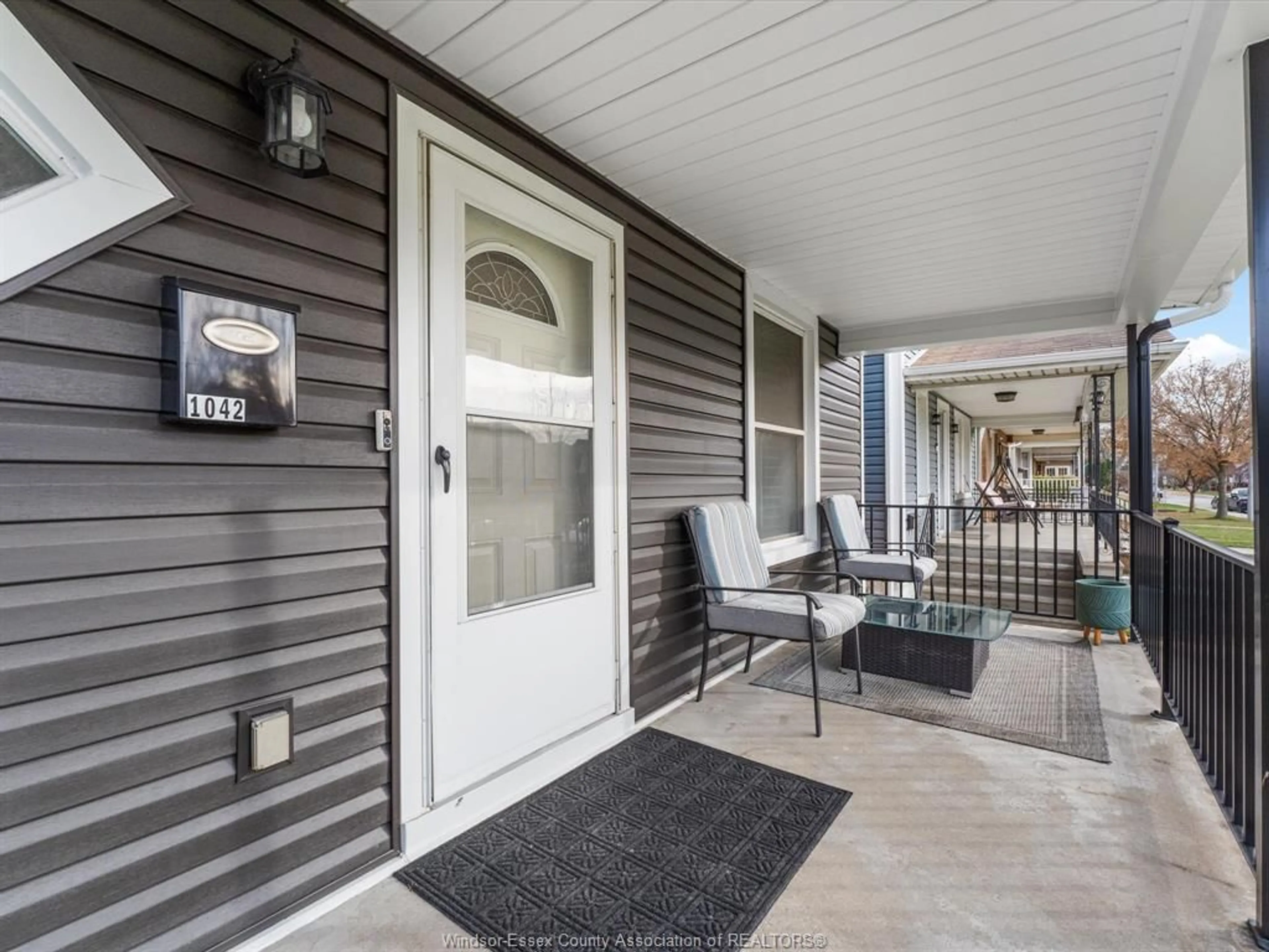 Unknown for 1042 MOY Ave, Windsor Ontario N9A 2P3