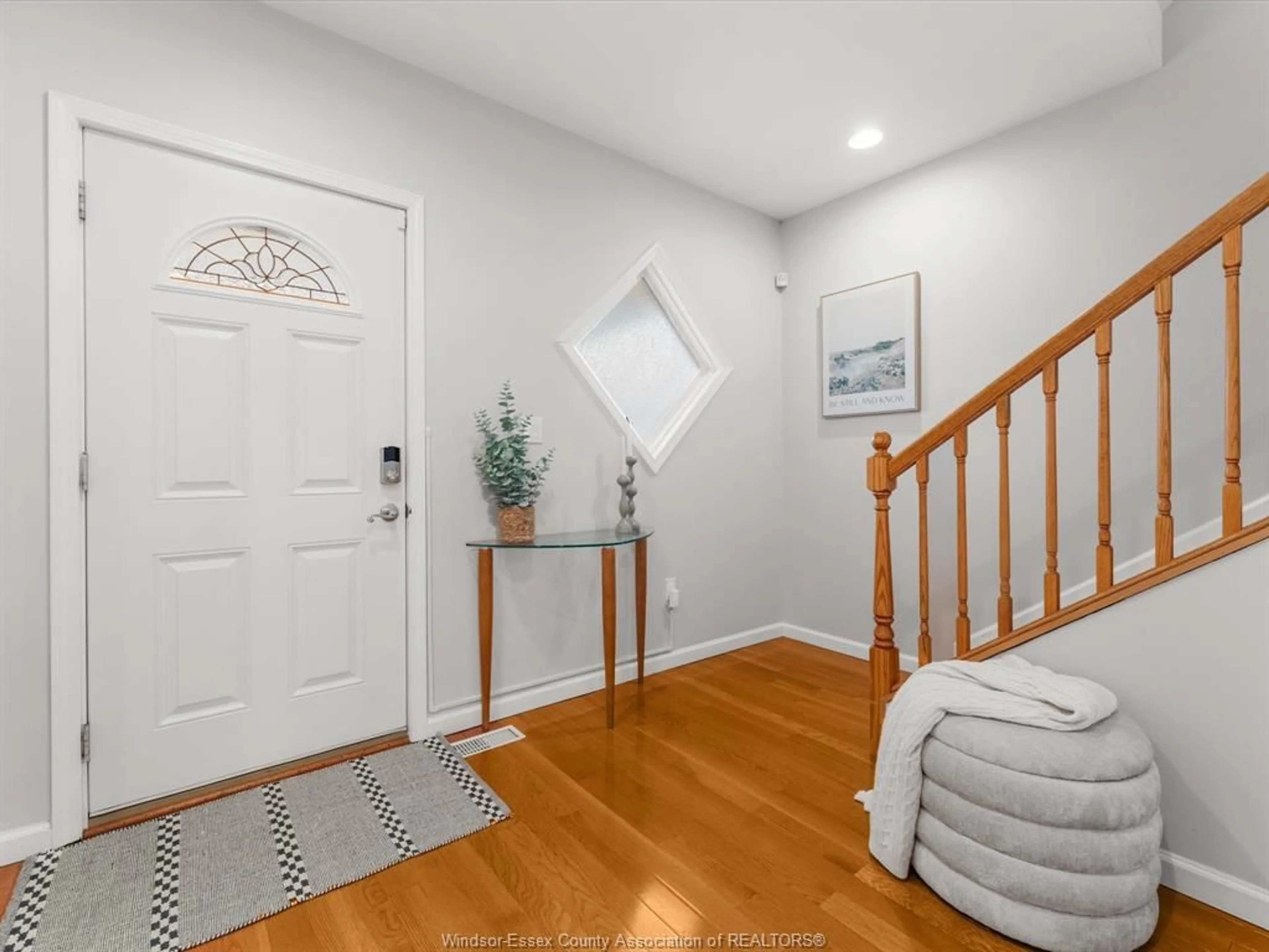 Indoor entryway for 1042 MOY Ave, Windsor Ontario N9A 2P3