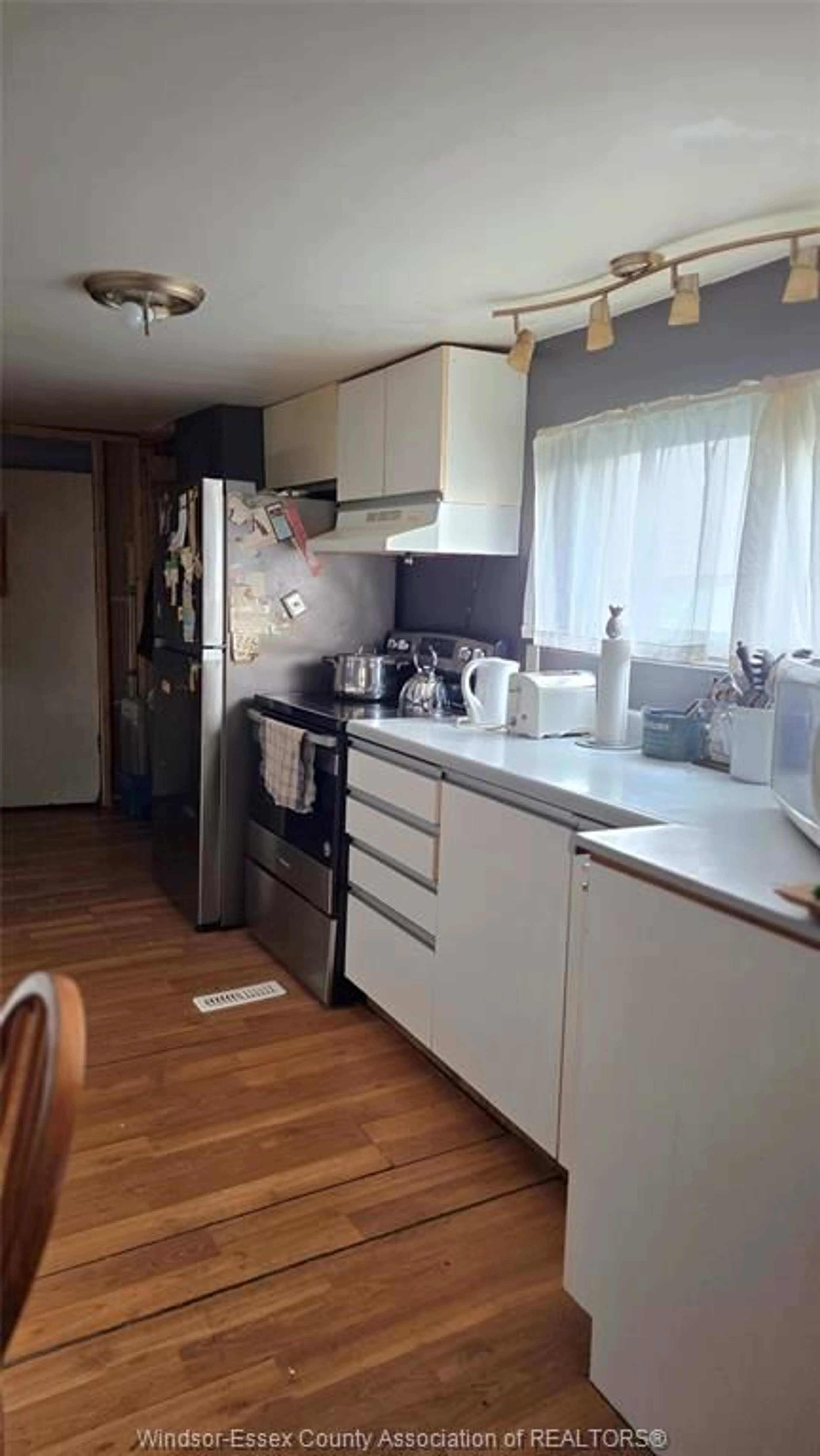 Standard kitchen, unknown for 12 BONITA, Windsor Ontario N8W 2B5