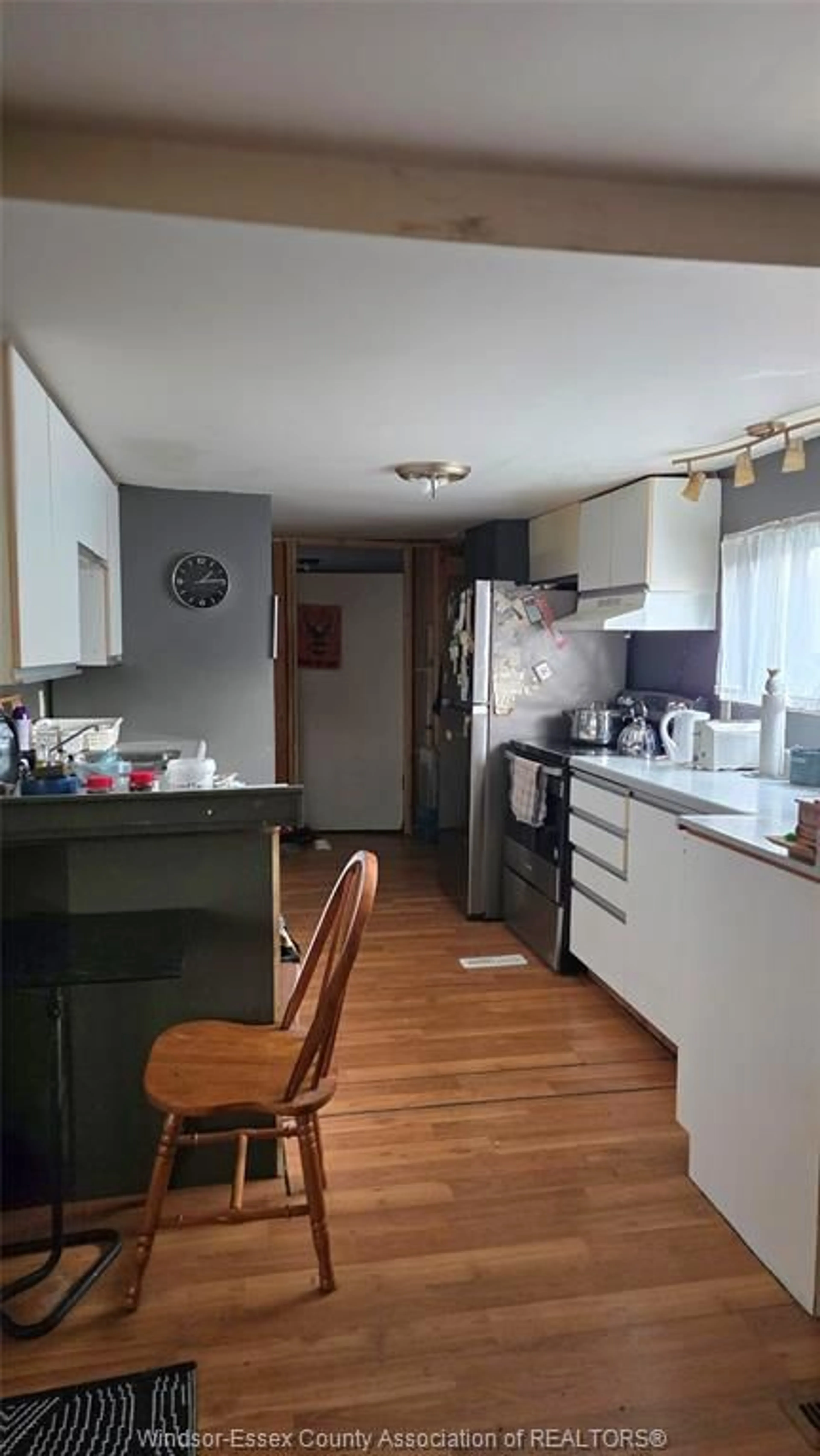 Standard kitchen, unknown for 12 BONITA, Windsor Ontario N8W 2B5
