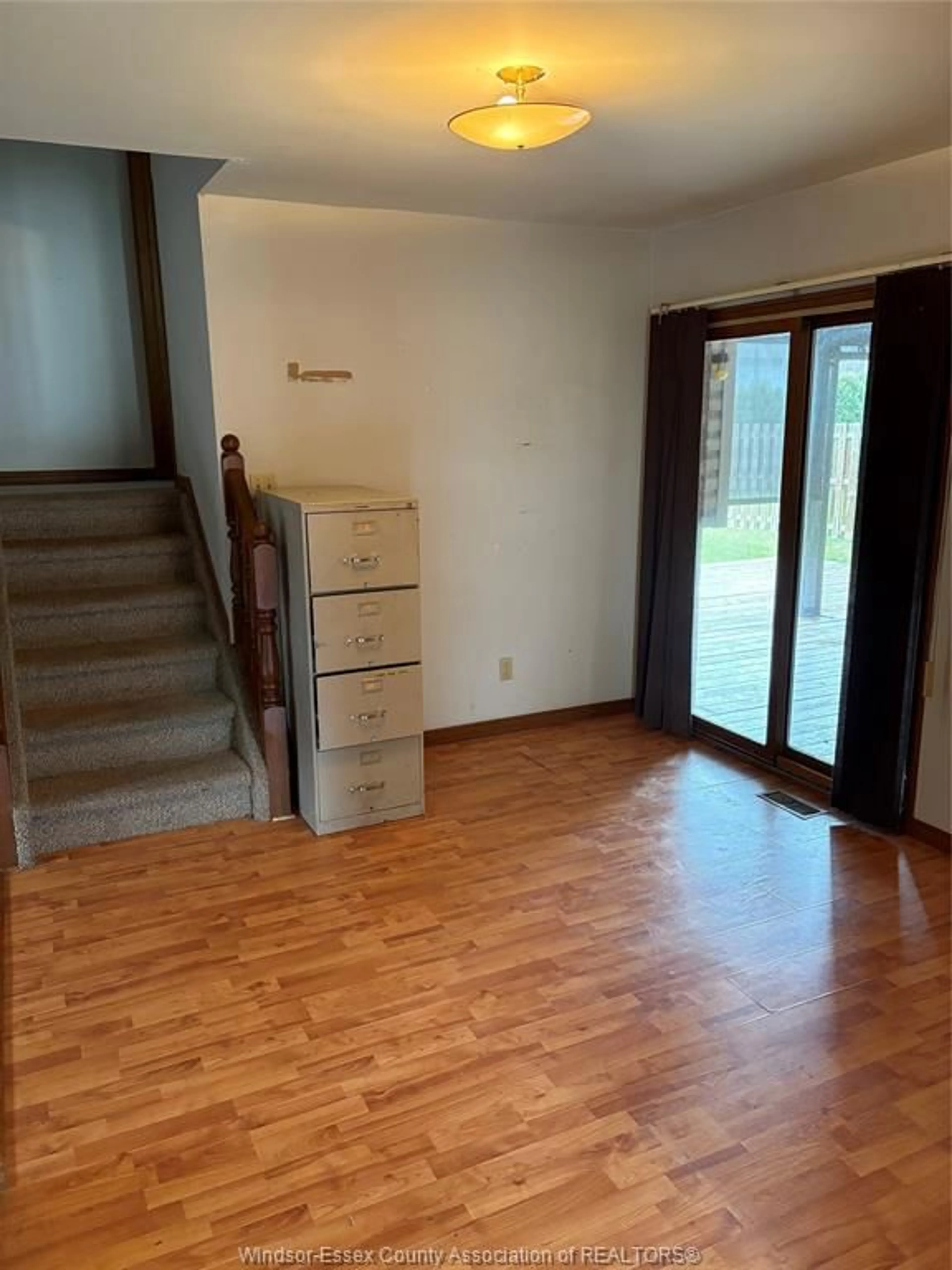 Unknown for 924 BOUFFARD, LaSalle Ontario N9J 3C6