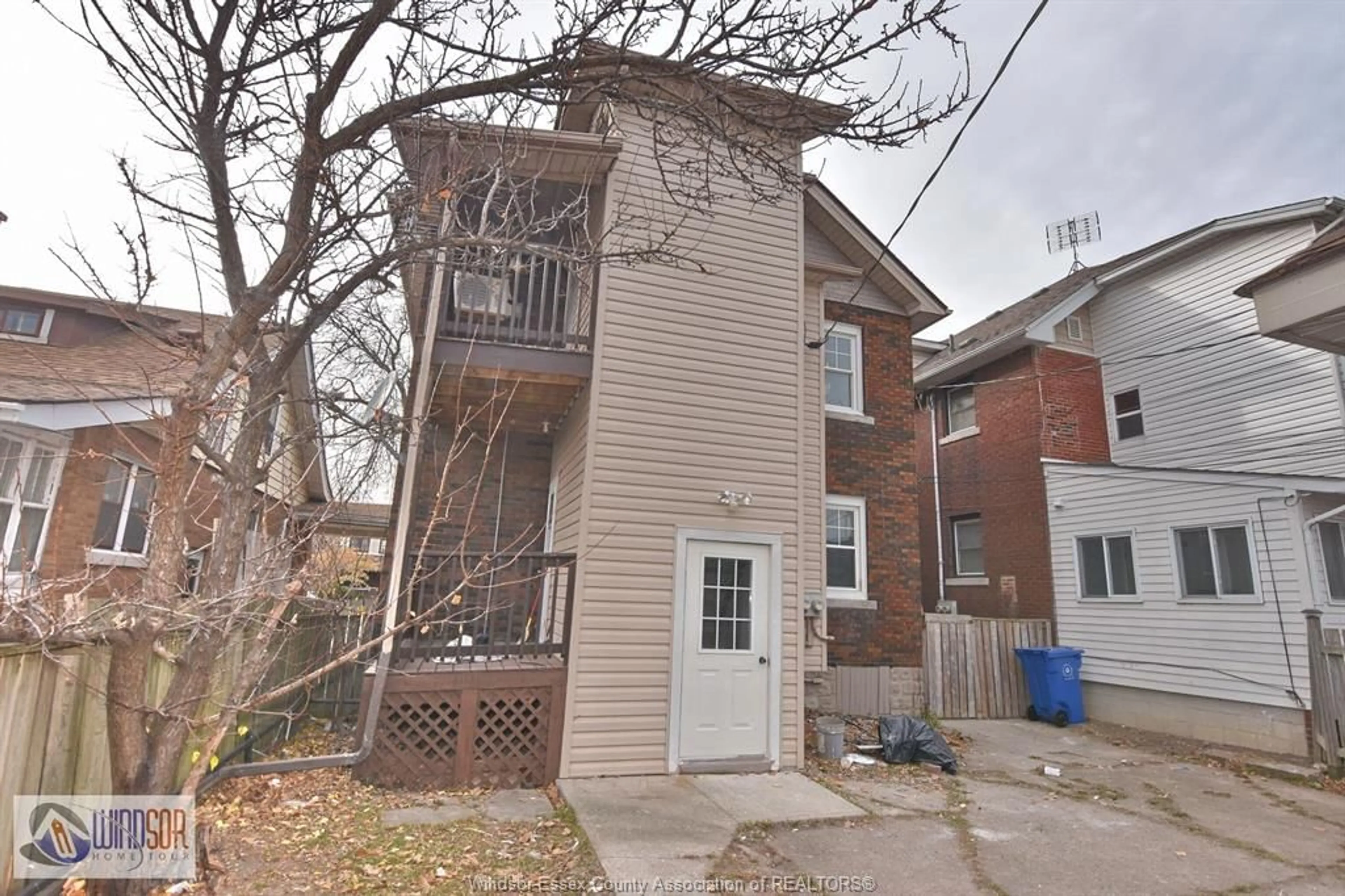 Unknown for 940-942 PARENT Ave, Windsor Ontario N9A 2E3
