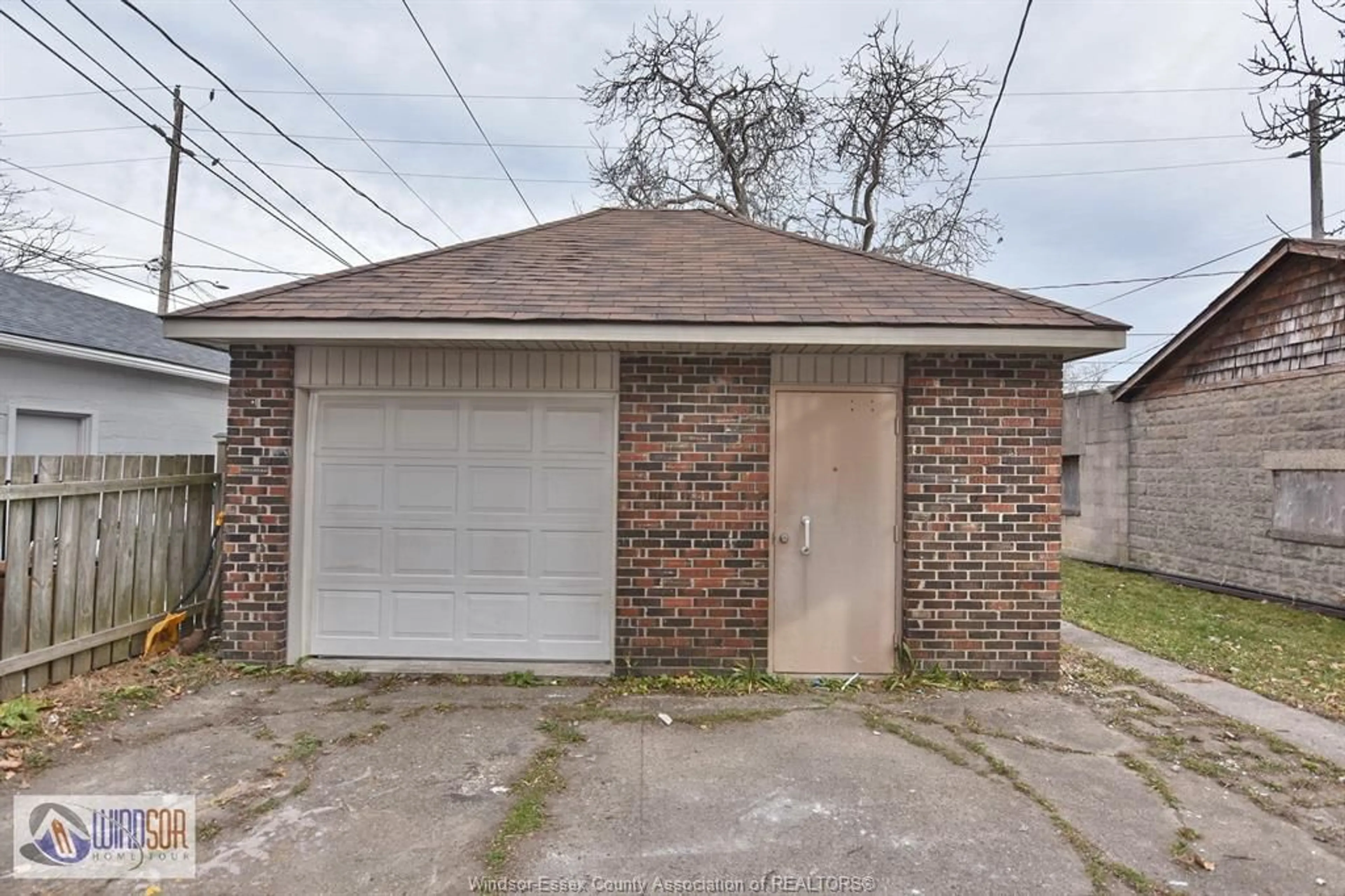 Unknown for 940-942 PARENT Ave, Windsor Ontario N9A 2E3