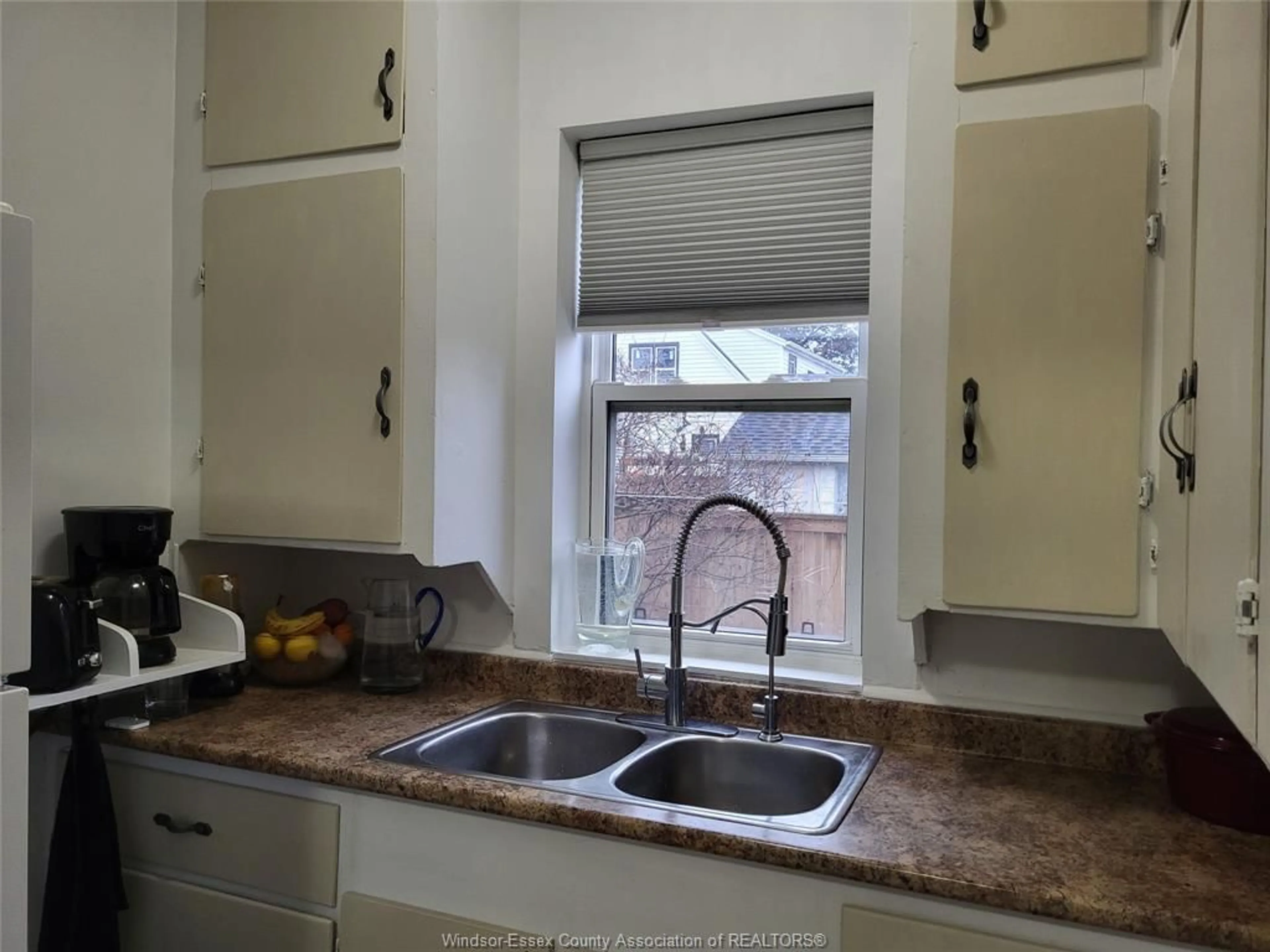 Standard kitchen, unknown for 263 DELAWARE Ave, Chatham Ontario N7L 2W7