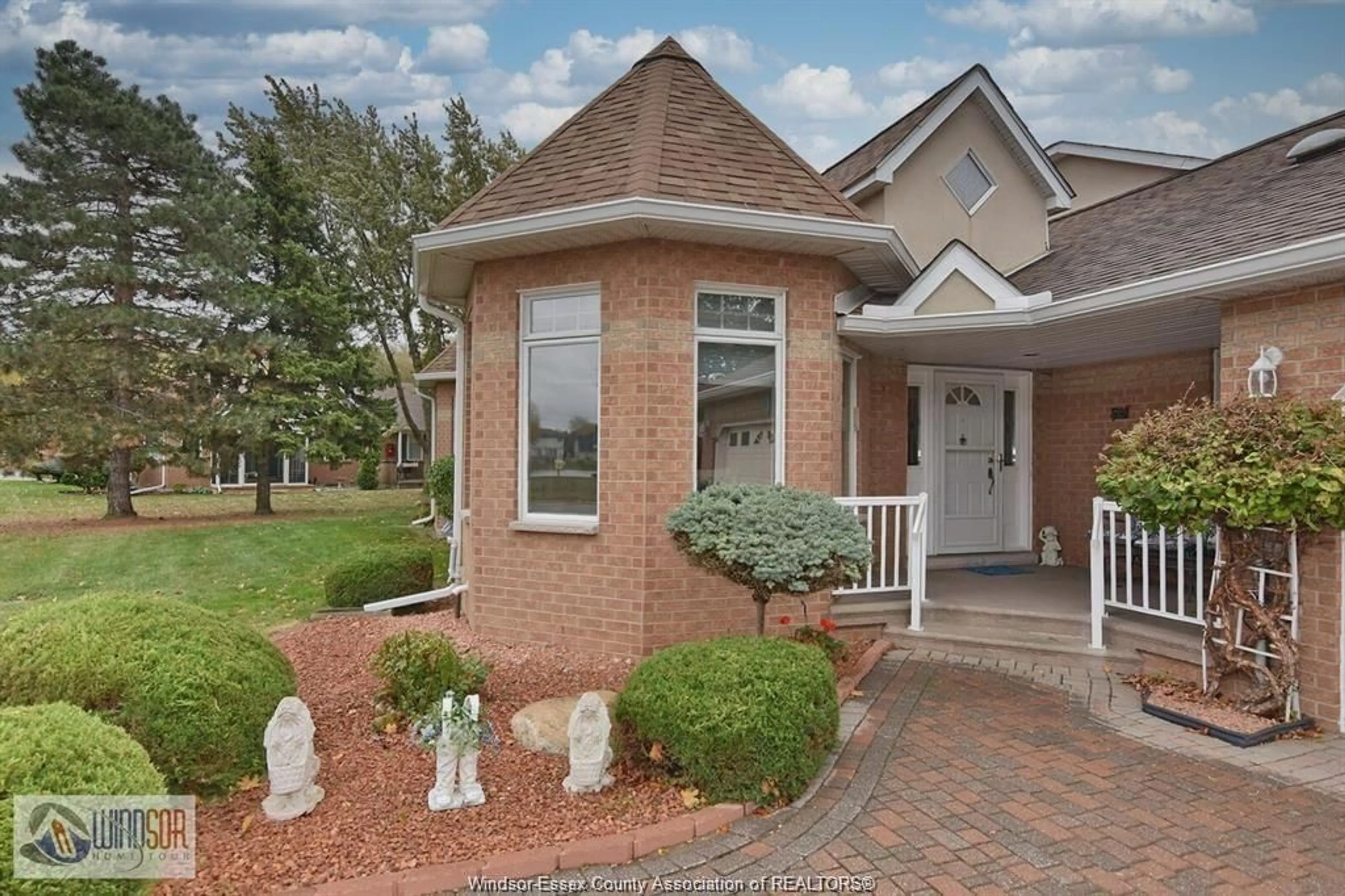 Home with brick exterior material, street for 4600 DALI Crt, Windsor Ontario N9G 2M8