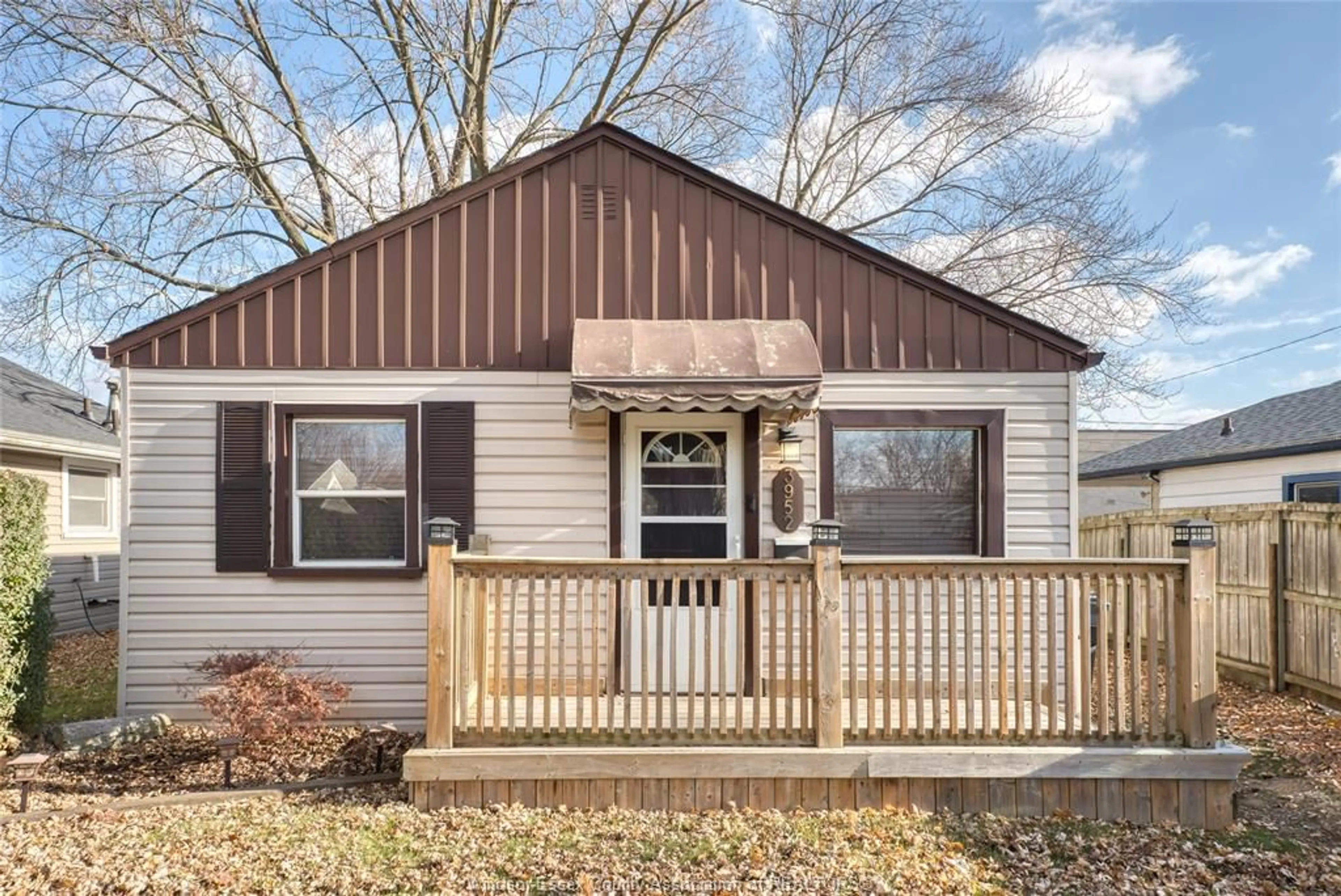 Home with vinyl exterior material, street for 3952 BYNG Rd, Windsor Ontario N8W 3J6