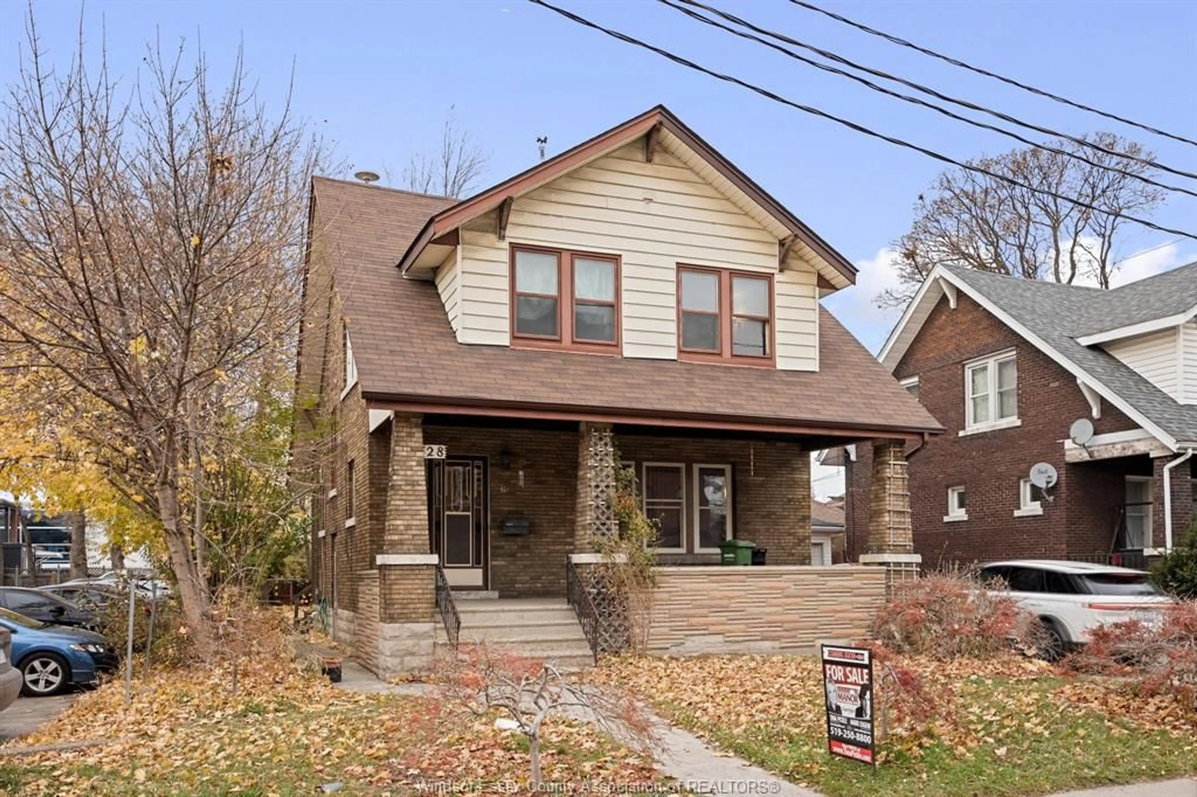 Home with brick exterior material, street for 28 HANNA, Windsor Ontario N8X 2M8