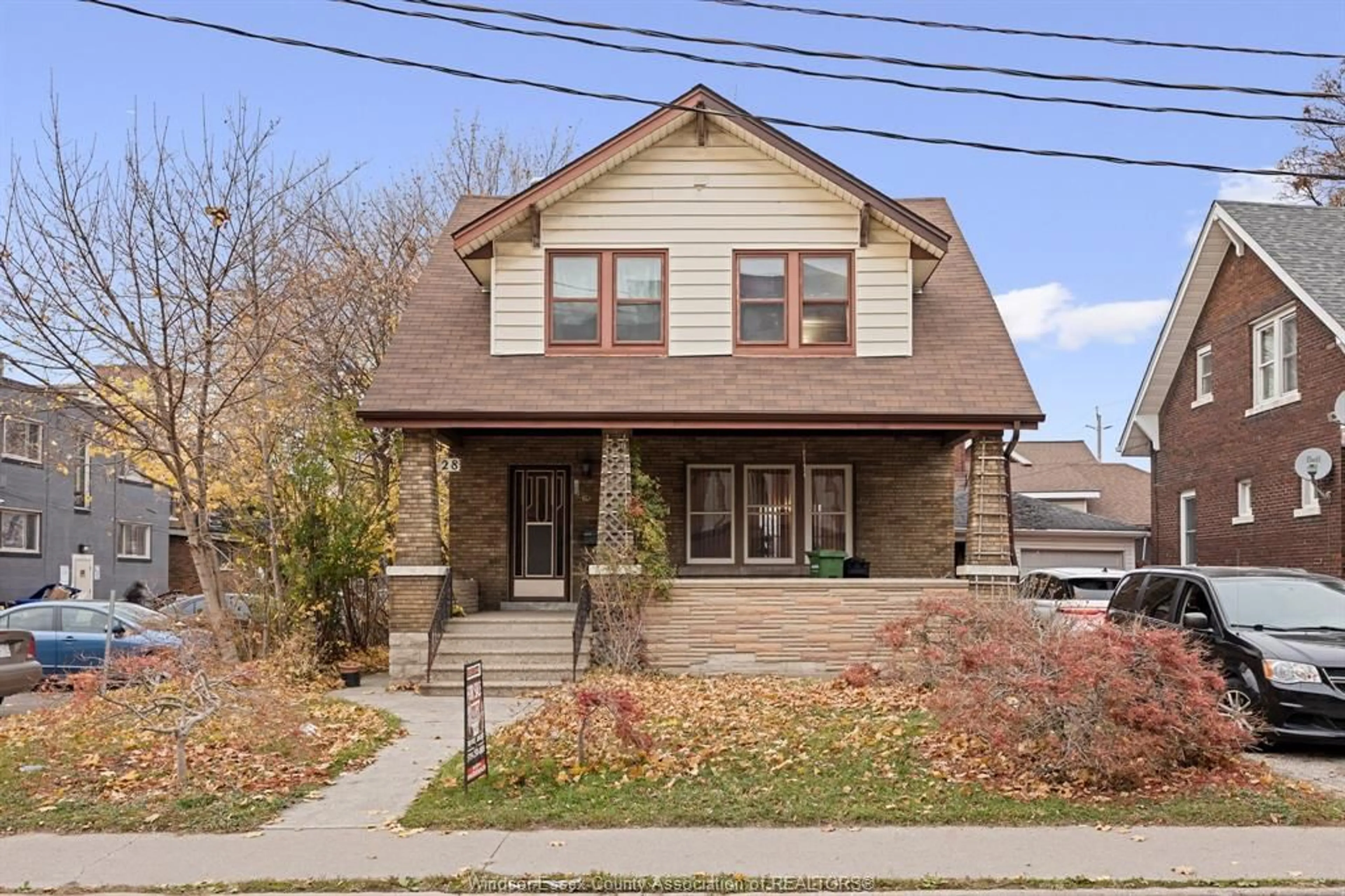 Home with brick exterior material, street for 28 HANNA, Windsor Ontario N8X 2M8
