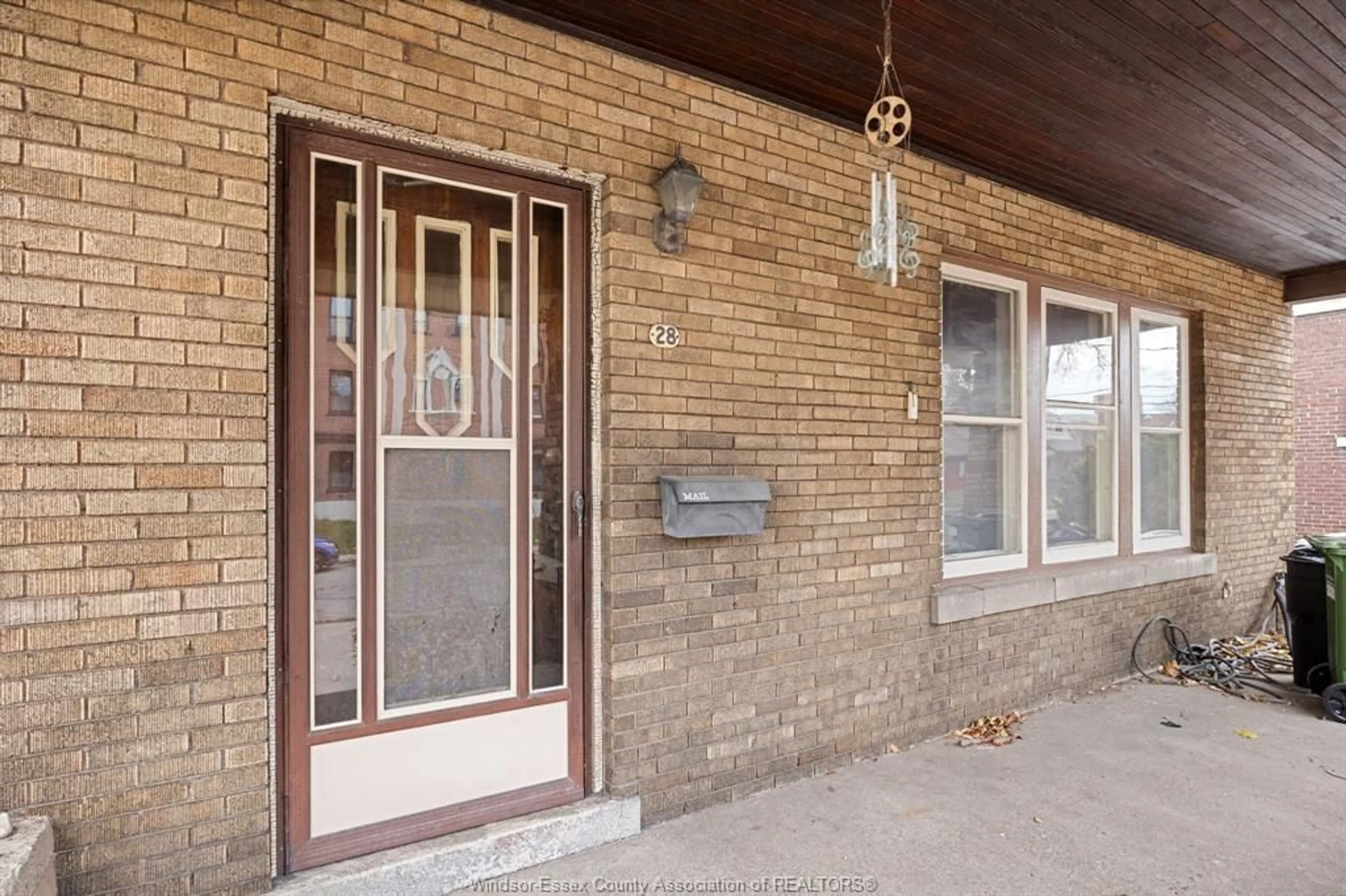 Unknown for 28 HANNA, Windsor Ontario N8X 2M8