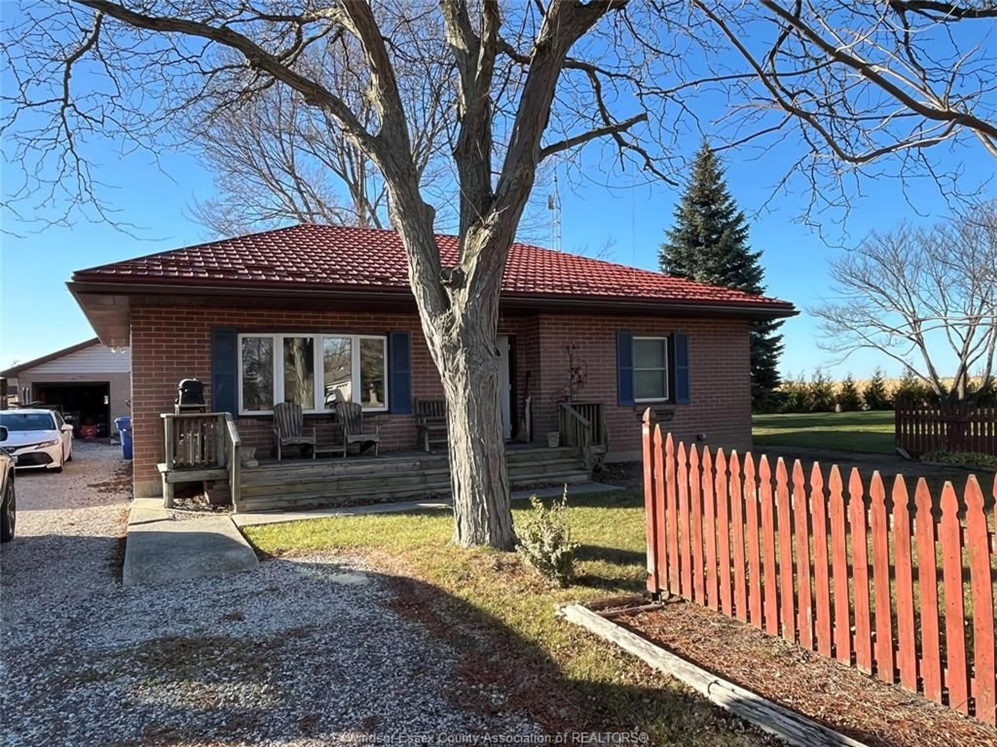 A pic from outside/outdoor area/front of a property/back of a property/a pic from drone, street for 987 COUNTY RD 31, Lakeshore Ontario N0R 1R0