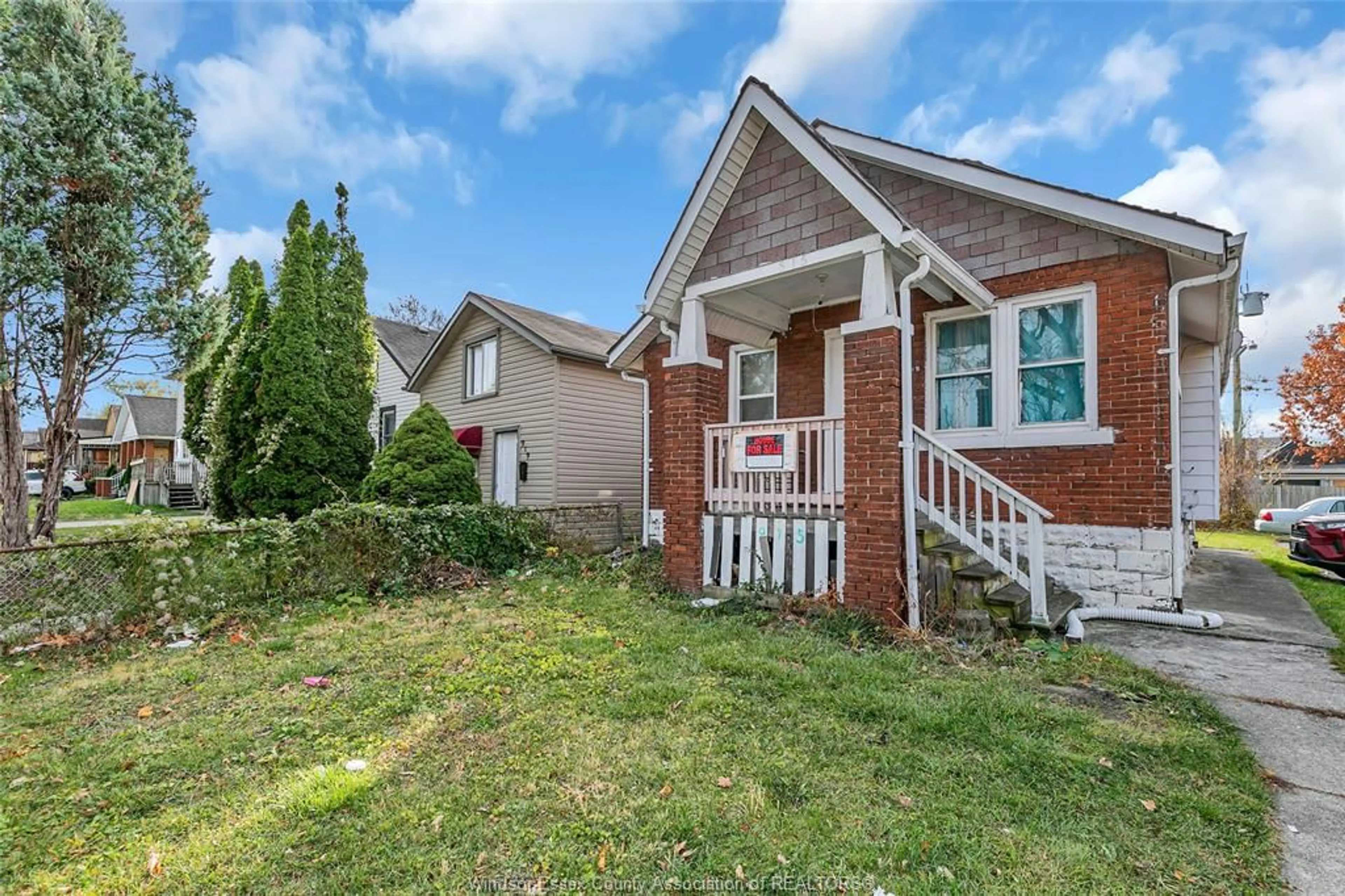 Home with brick exterior material, street for 915 JOSEPHINE, Windsor Ontario N9B 2L4