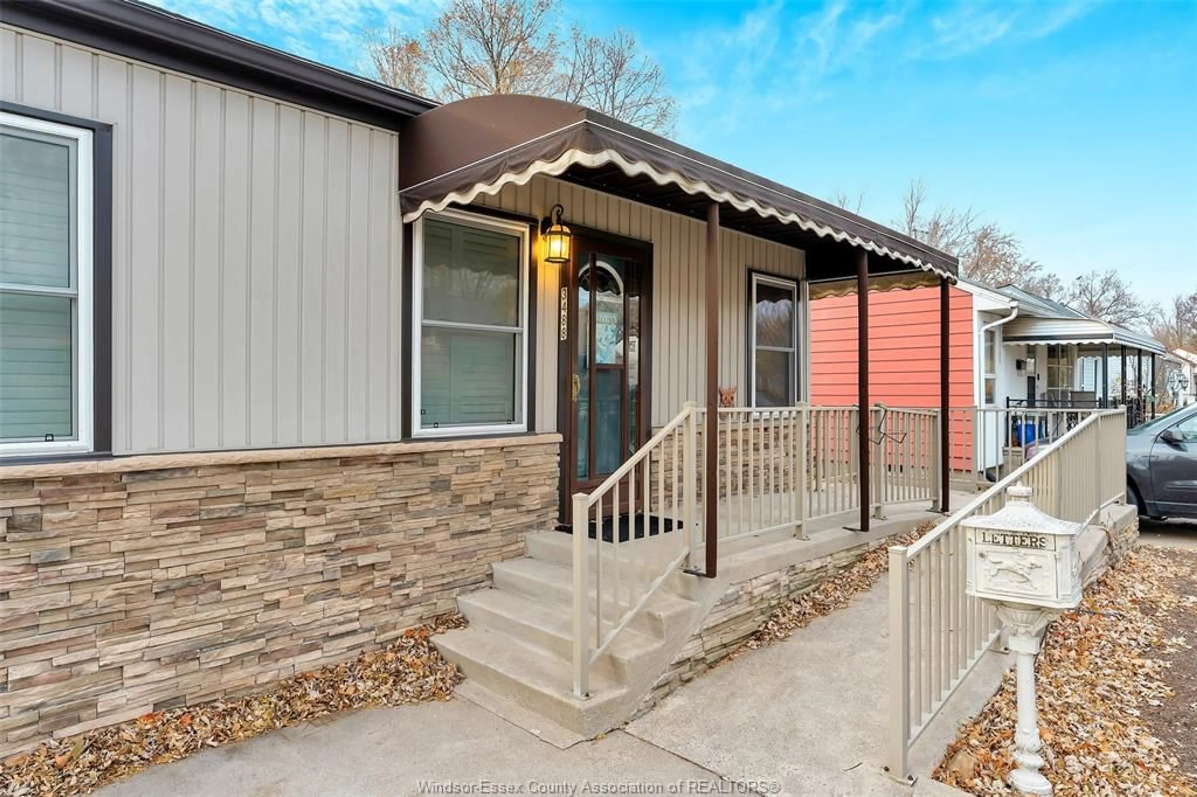 Unknown for 3488 GIRARDOT St, Windsor Ontario N9C 1W2