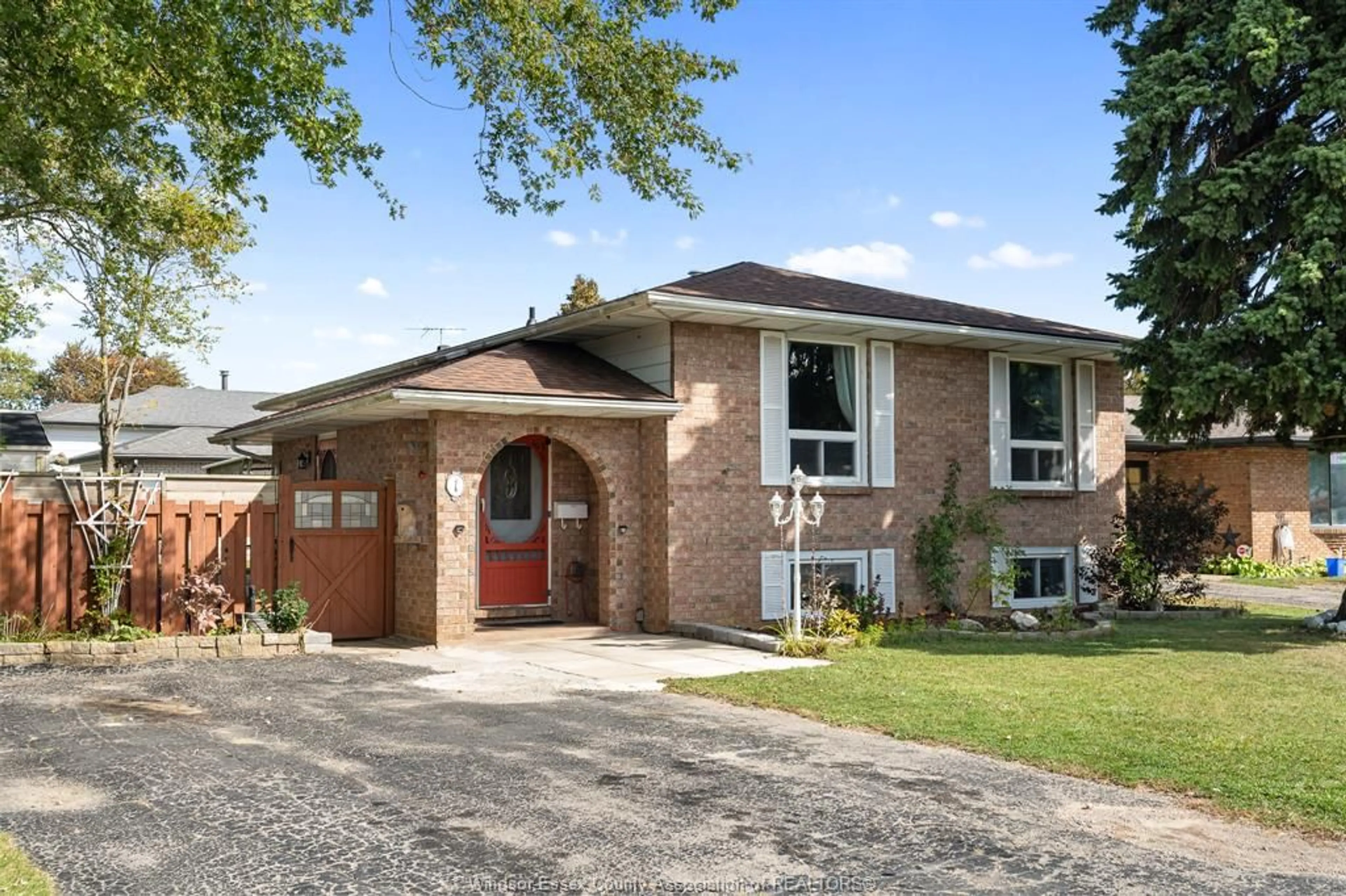 Home with brick exterior material, street for 1 Lucy Cres, Leamington Ontario N8H 4S4