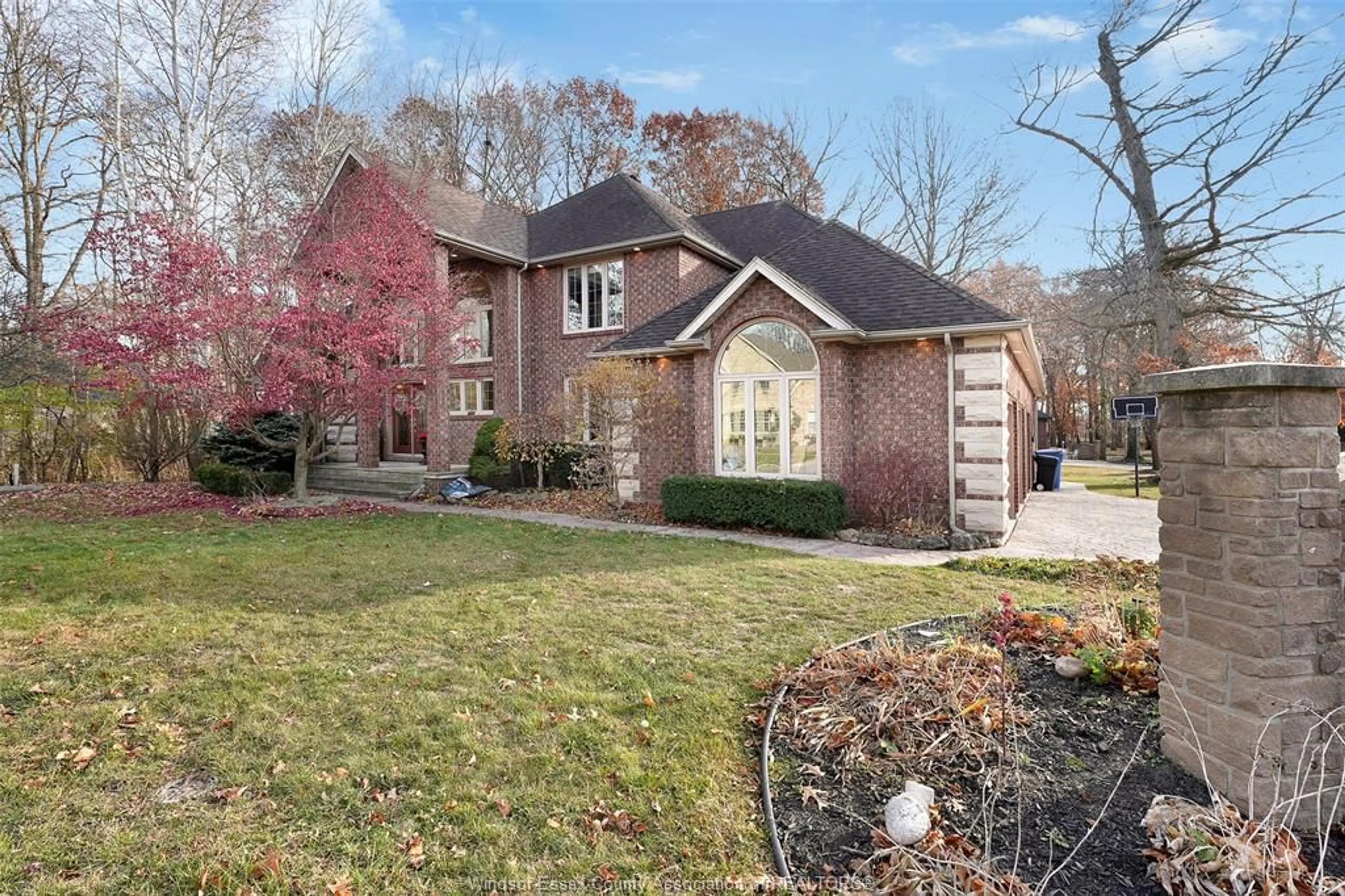 Home with brick exterior material, street for 2205 EDGEMORE Ave, LaSalle Ontario N9H 2K2