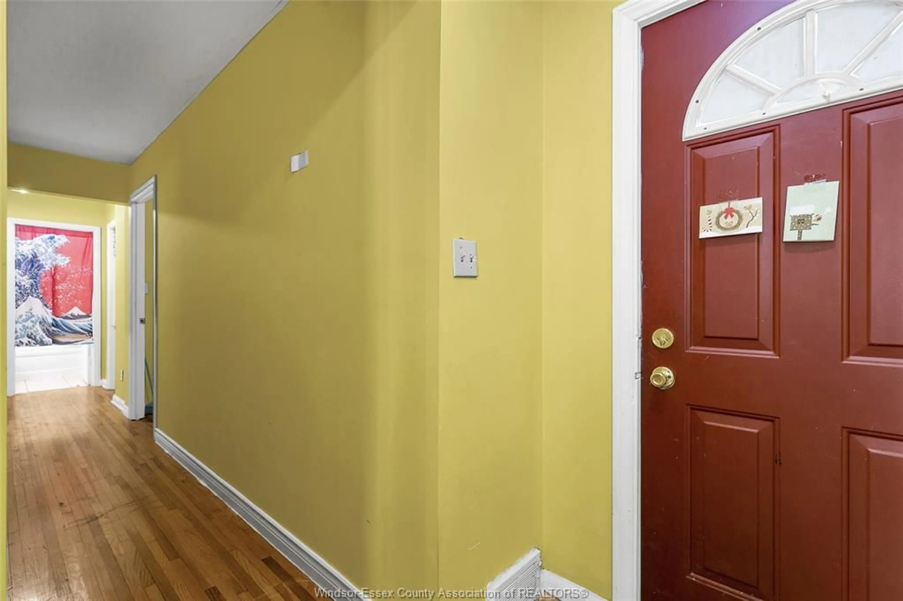 Indoor entryway for 390 PARTINGTON, Windsor Ontario N9B 2N5