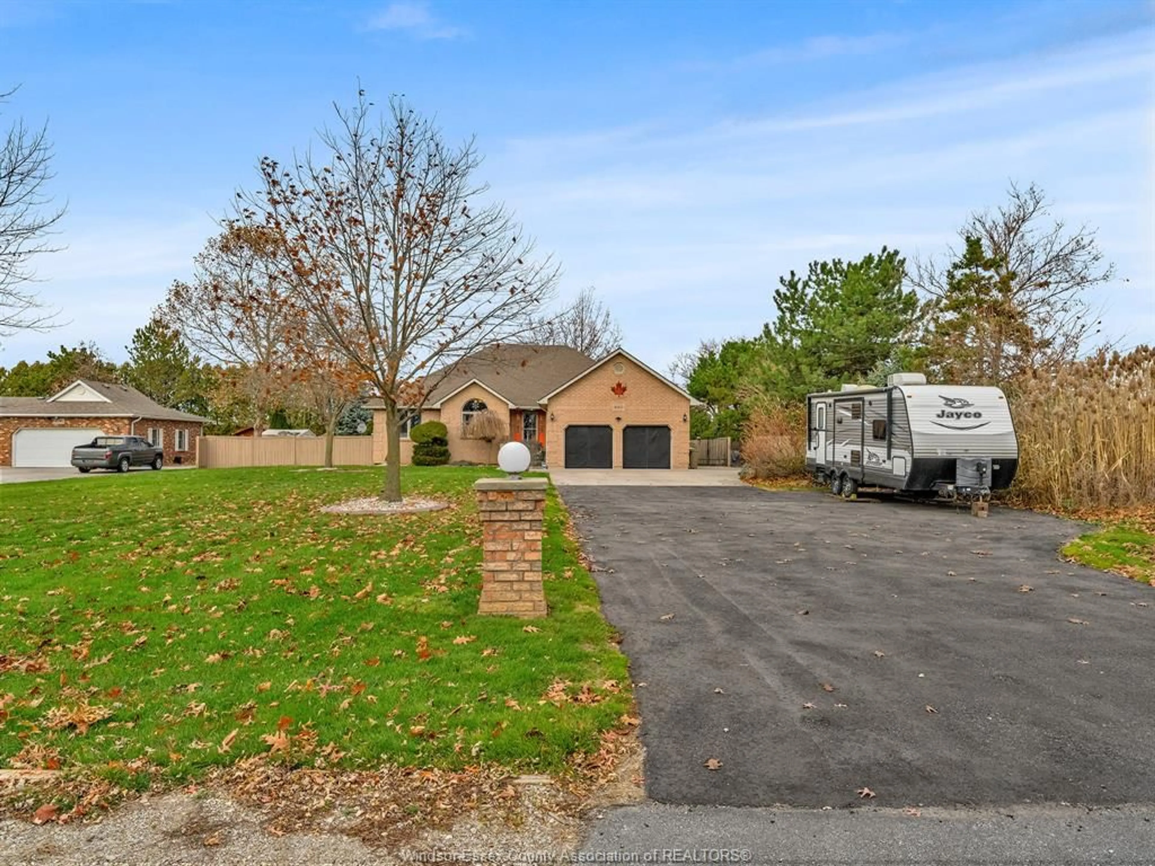 A pic from outside/outdoor area/front of a property/back of a property/a pic from drone, unknown for 4160 BASELINE, Windsor Ontario N9A 6T3