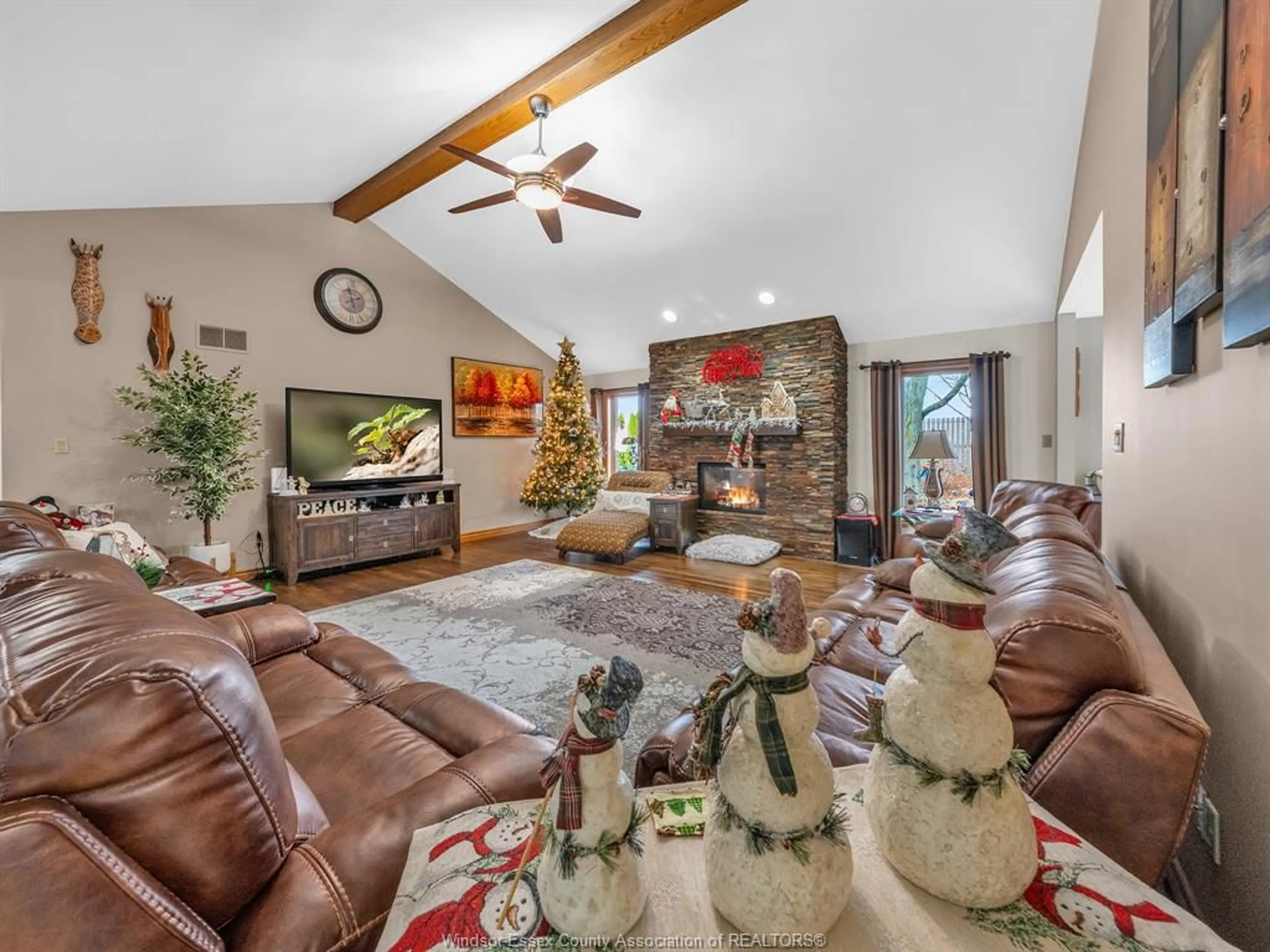 Living room with furniture, unknown for 4160 BASELINE, Windsor Ontario N9A 6T3