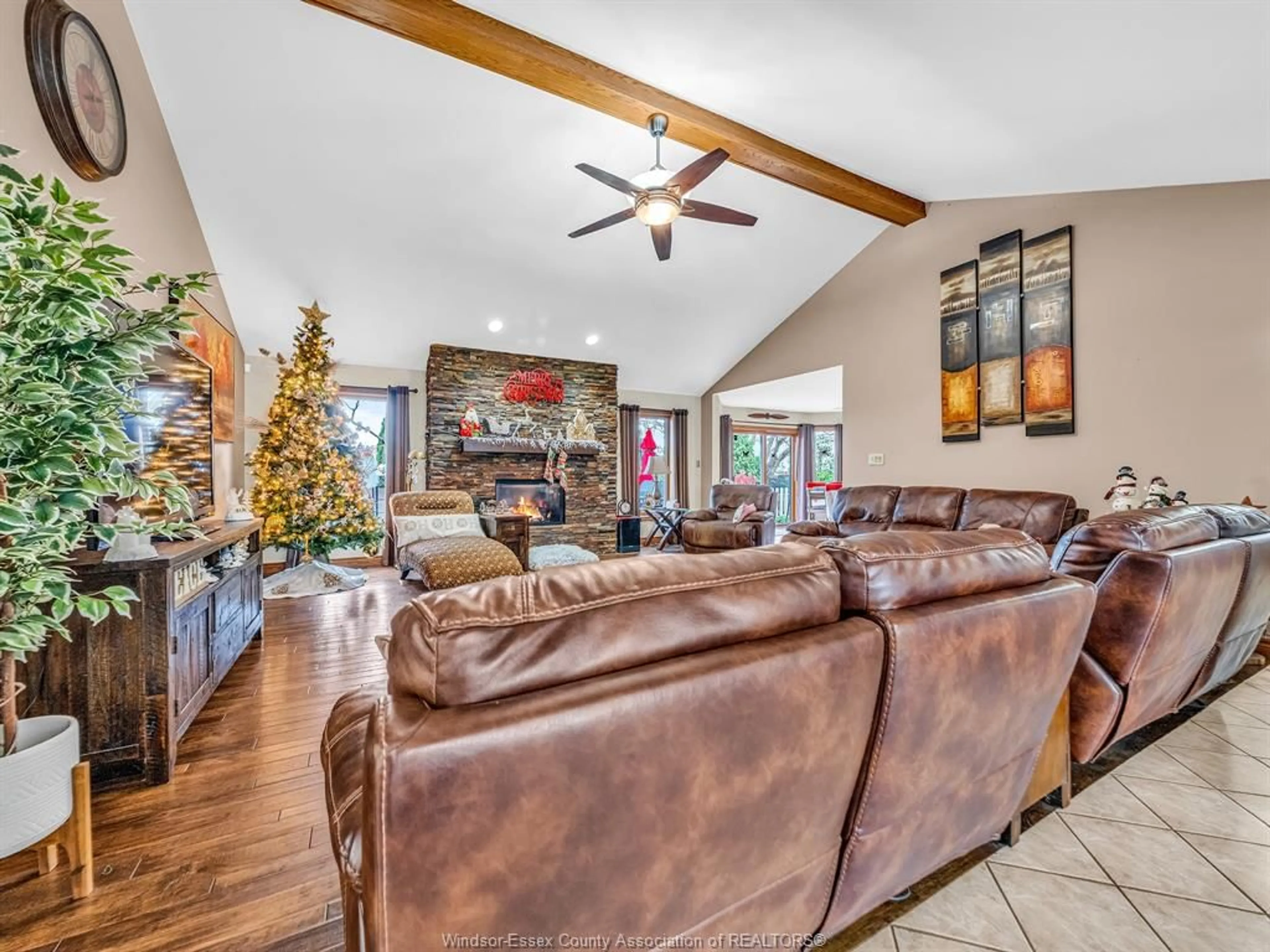 Living room with furniture, unknown for 4160 BASELINE, Windsor Ontario N9A 6T3