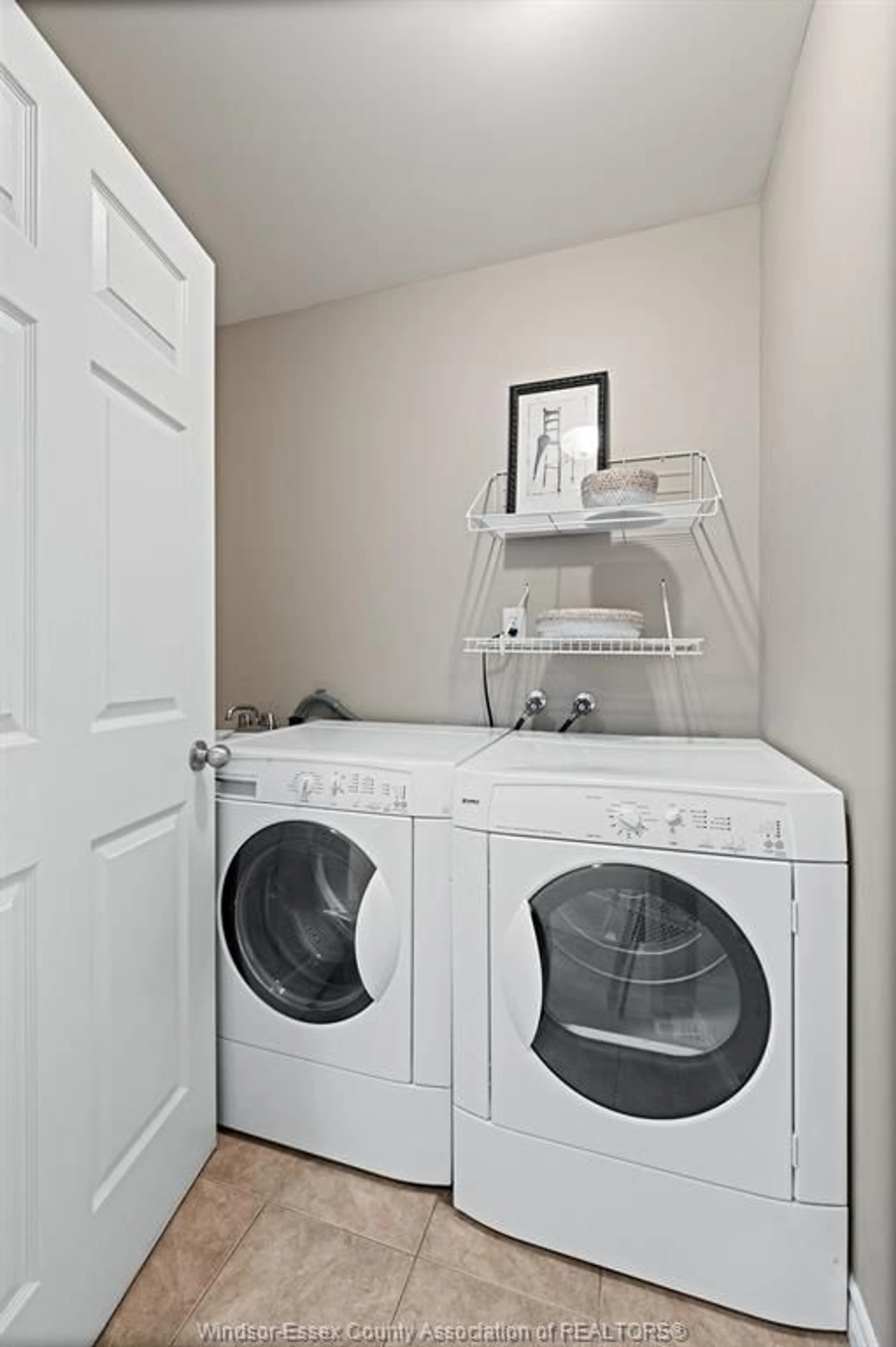 Laundry room for 1932 Northway Ave, Amherstburg Ontario N9B 0A3