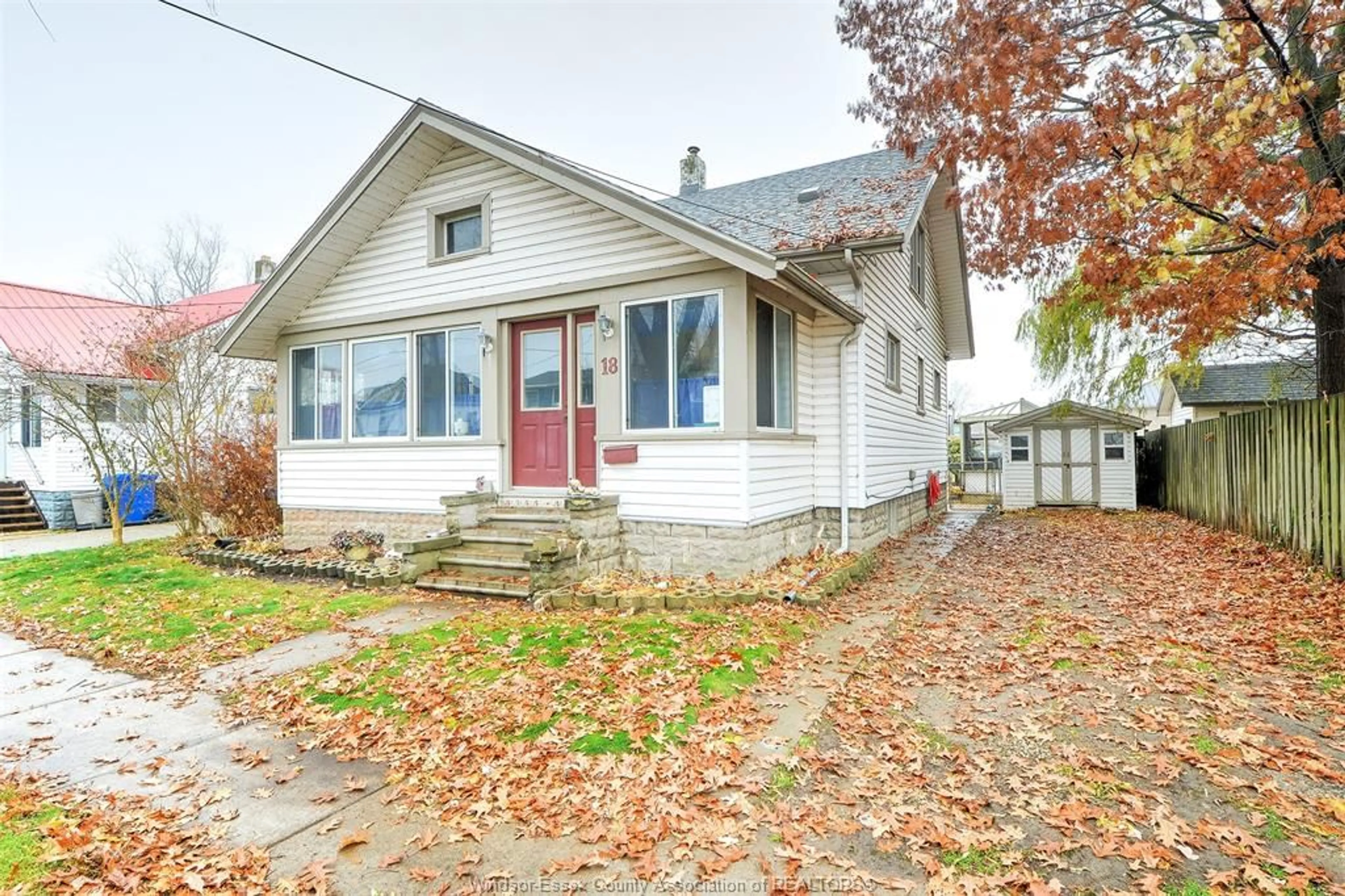 Home with vinyl exterior material, street for 18 MONTGOMERY ..., Leamington Ontario N8H 1A3