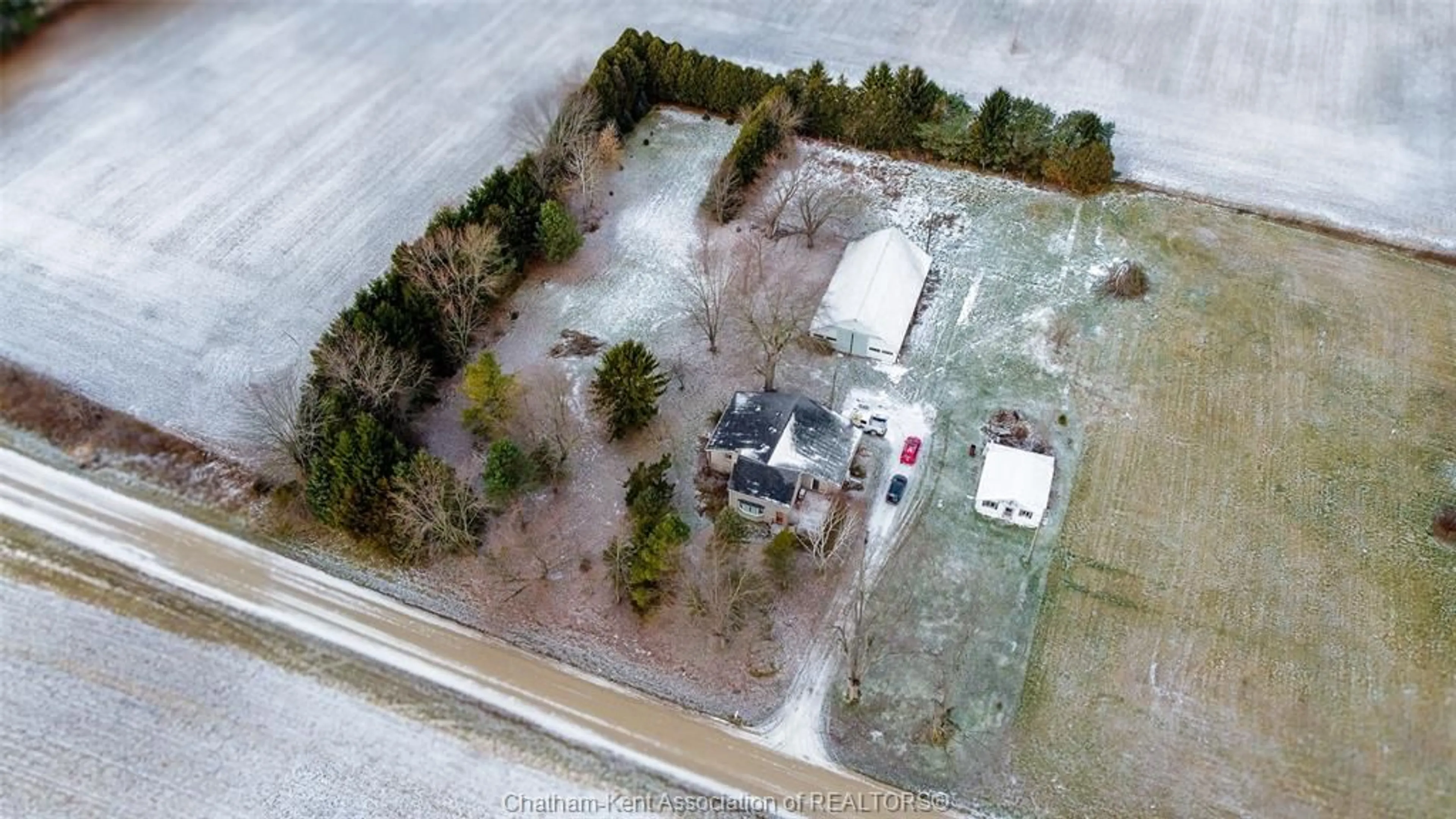 A pic from outside/outdoor area/front of a property/back of a property/a pic from drone, building for 23510 DOWNIE Line, West Lorne Ontario N0L 2P0