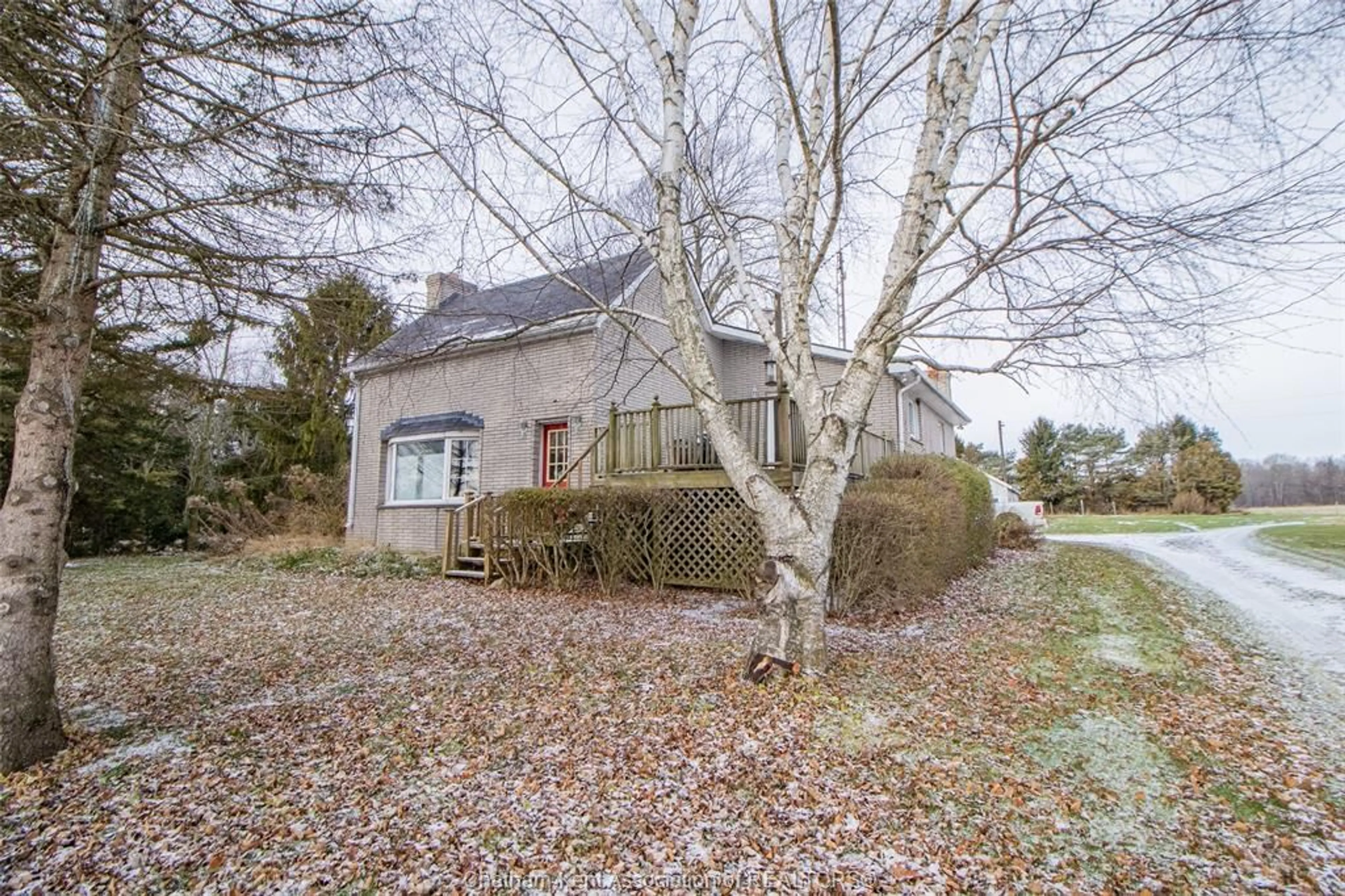 A pic from outside/outdoor area/front of a property/back of a property/a pic from drone, street for 23510 DOWNIE Line, West Lorne Ontario N0L 2P0