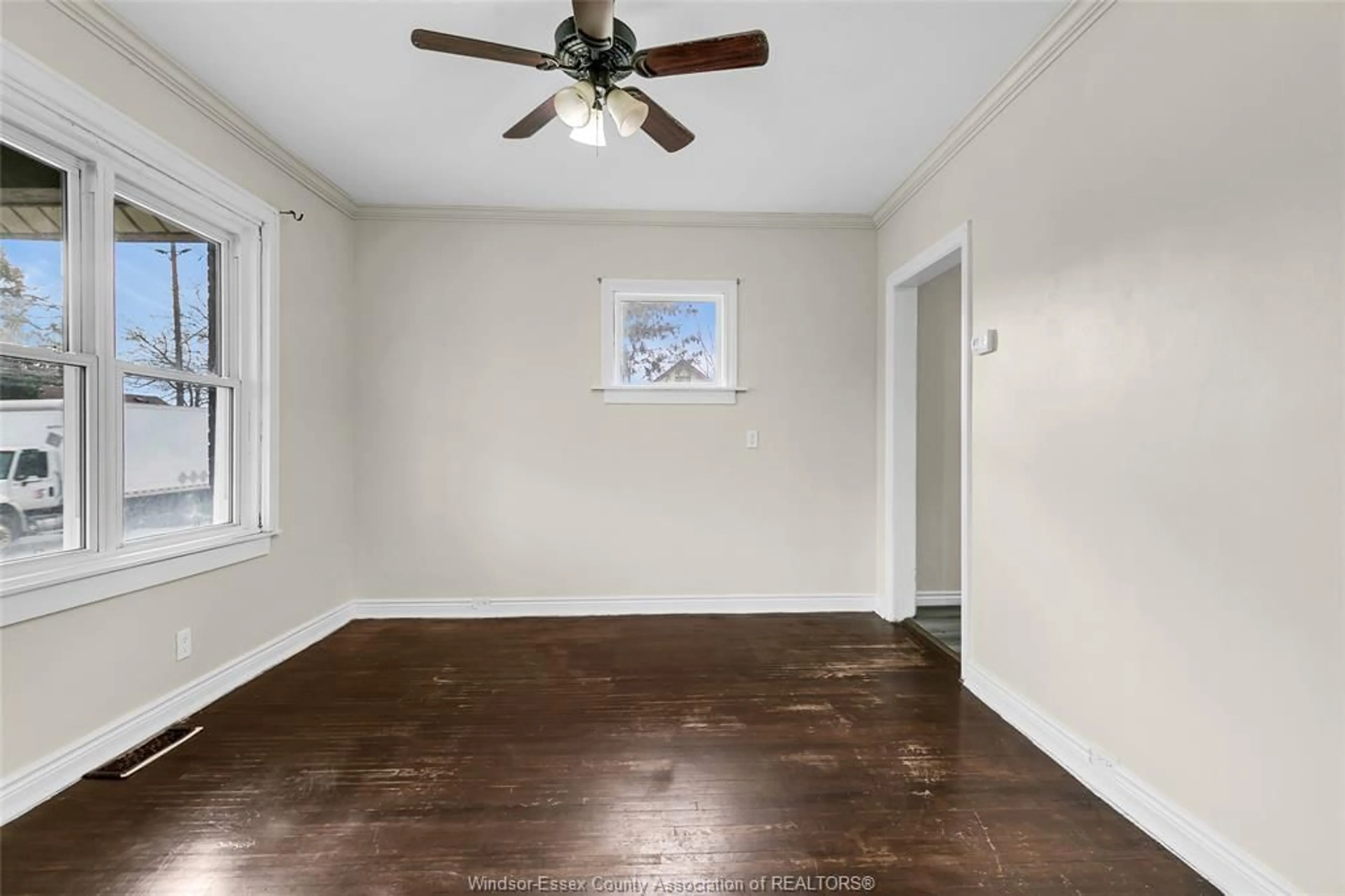 A pic of a room for 1394 COLLEGE, Windsor Ontario N8B 1L9